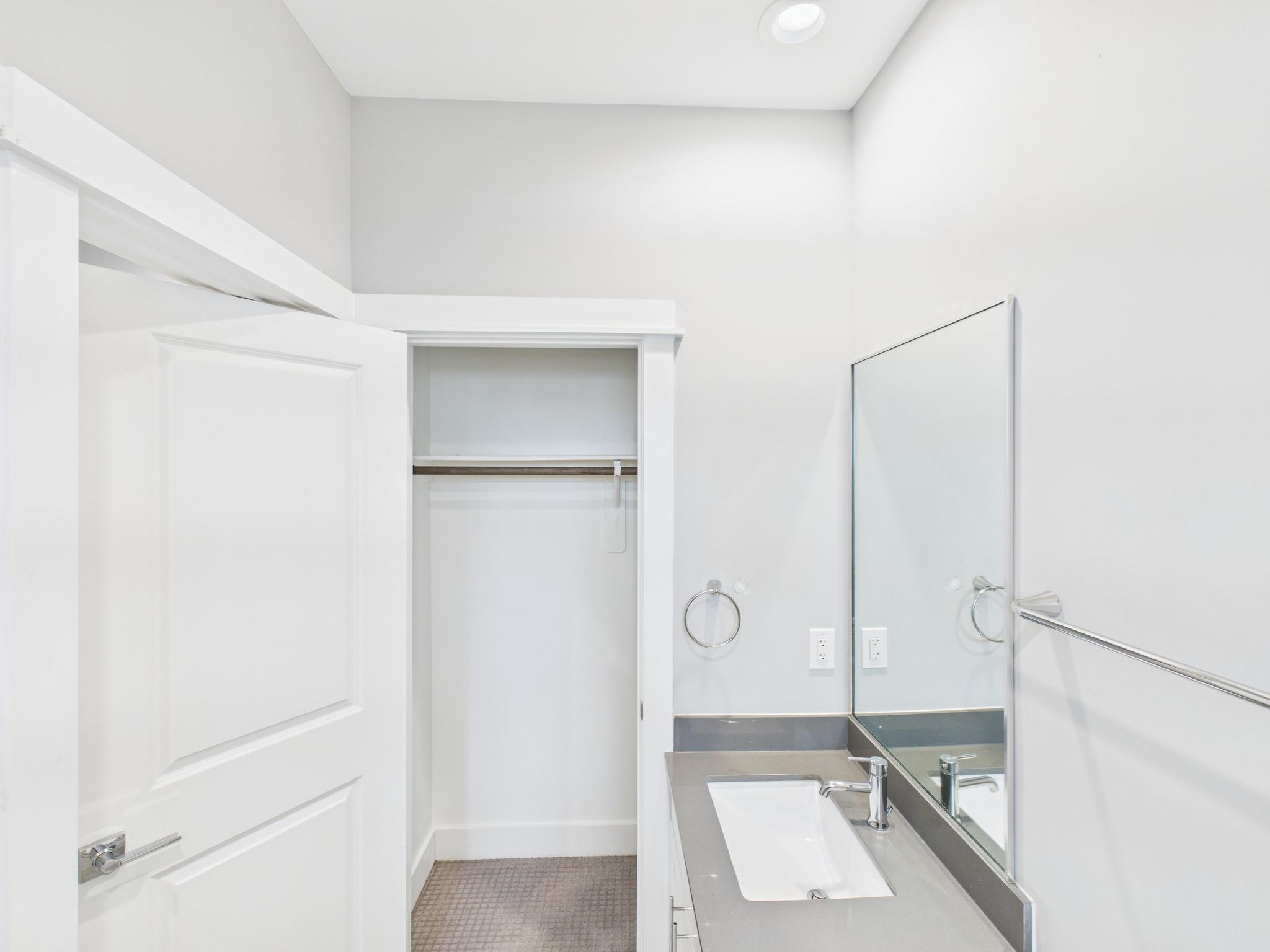 754 W Donovan Street