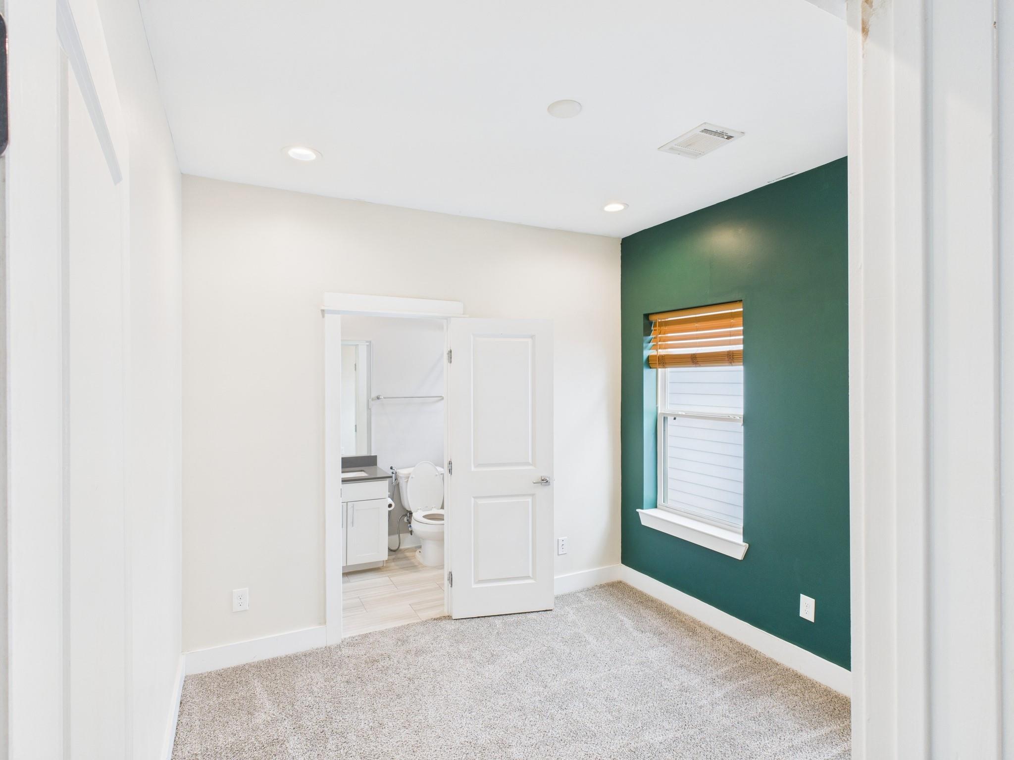 754 W Donovan Street