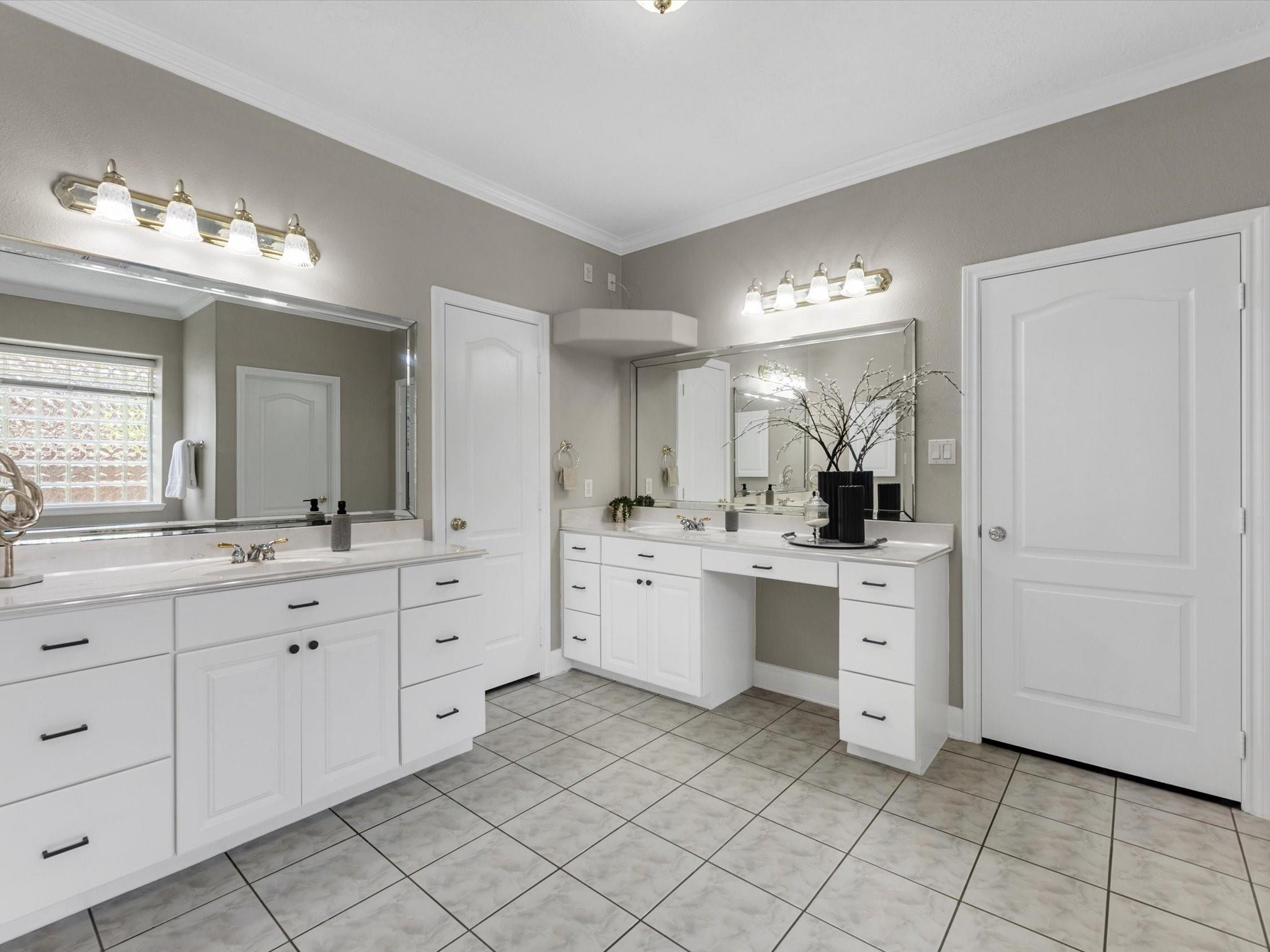 5005 Meadowlark Lane