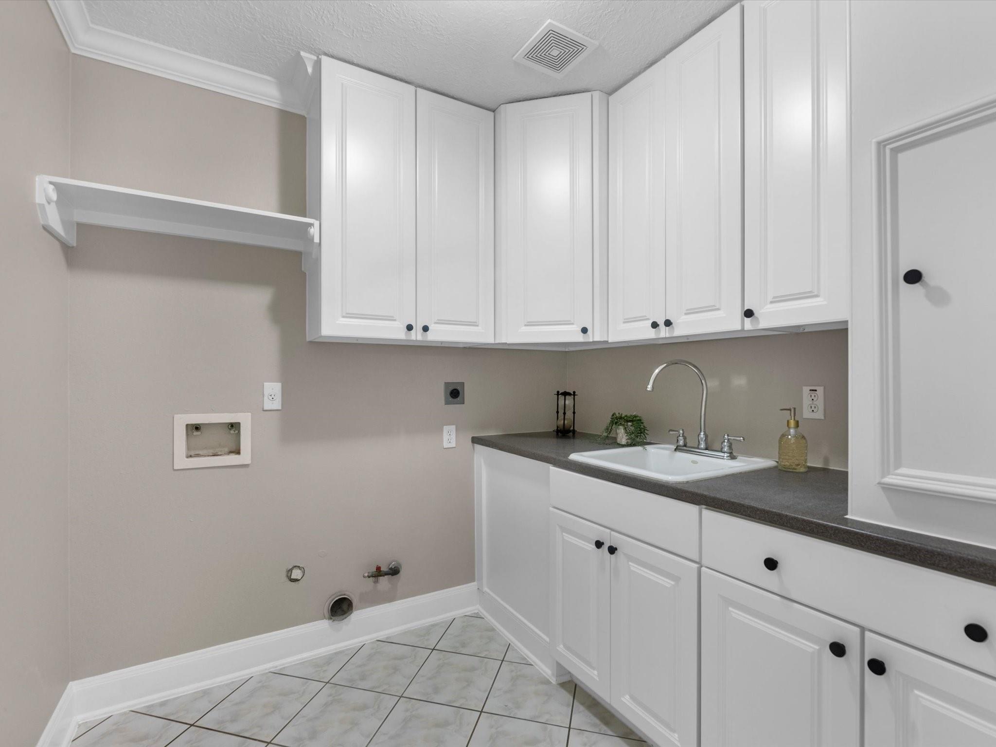 5005 Meadowlark Lane