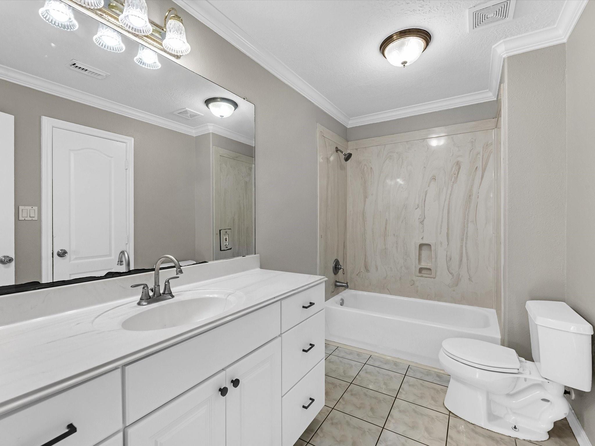 5005 Meadowlark Lane