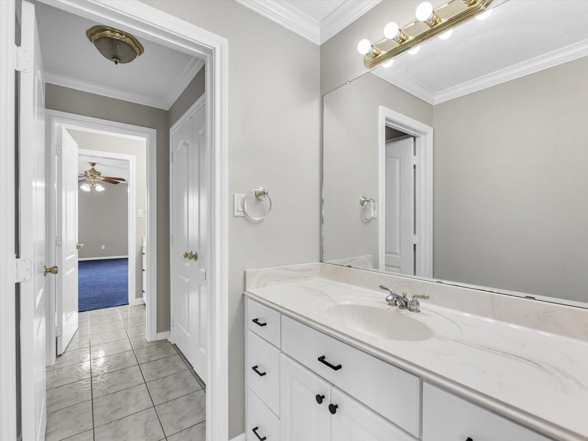 5005 Meadowlark Lane