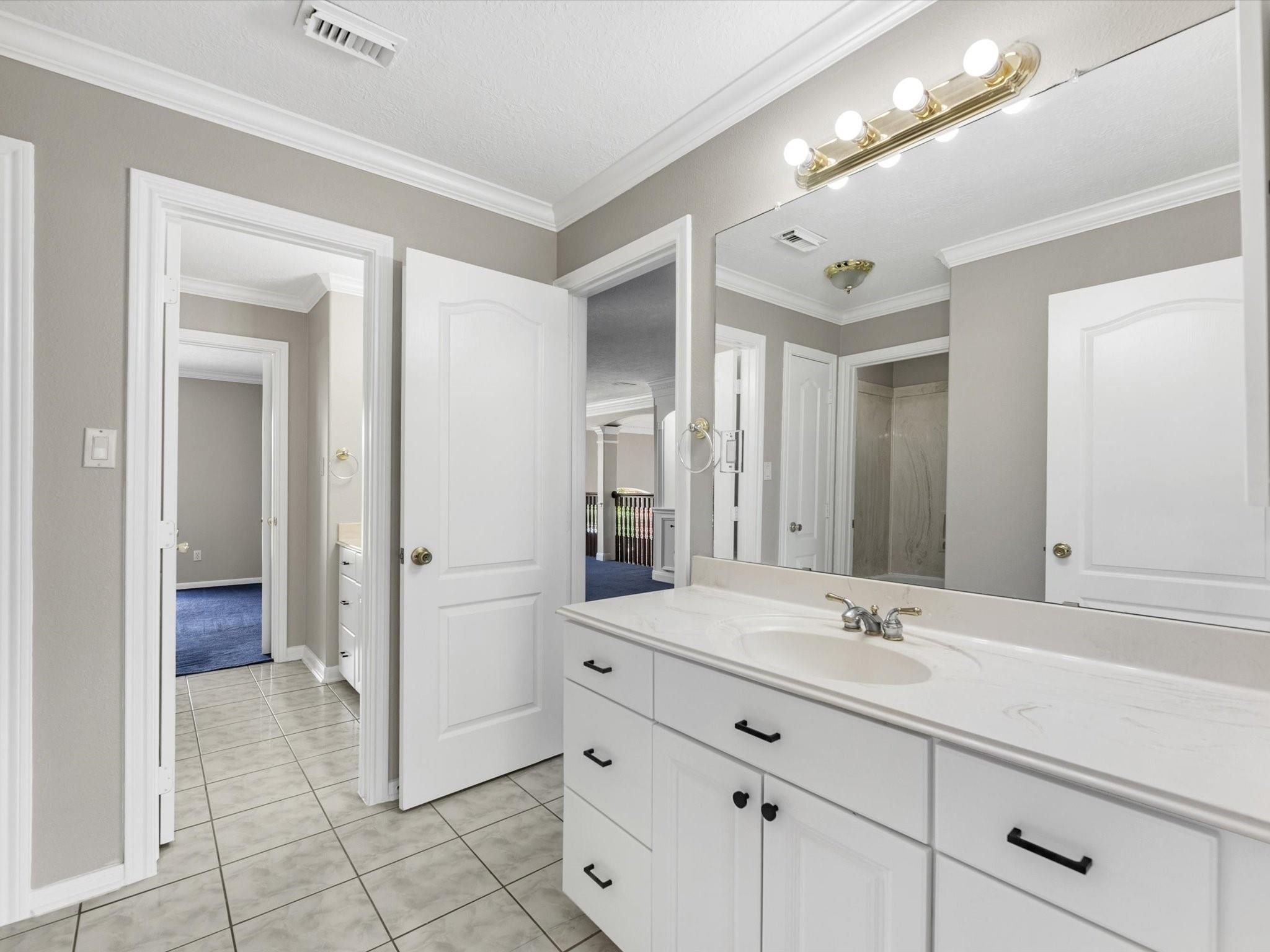 5005 Meadowlark Lane