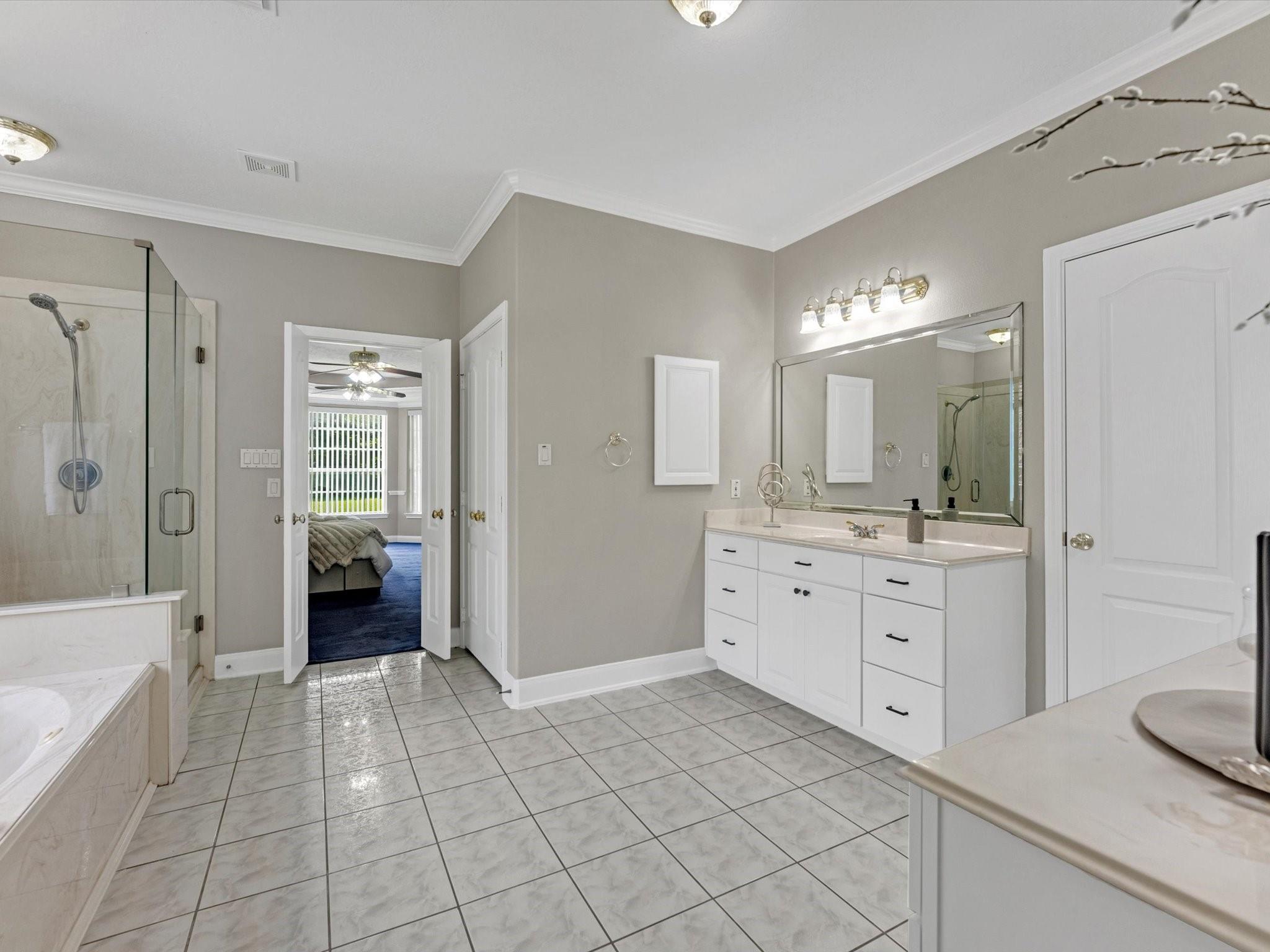 5005 Meadowlark Lane