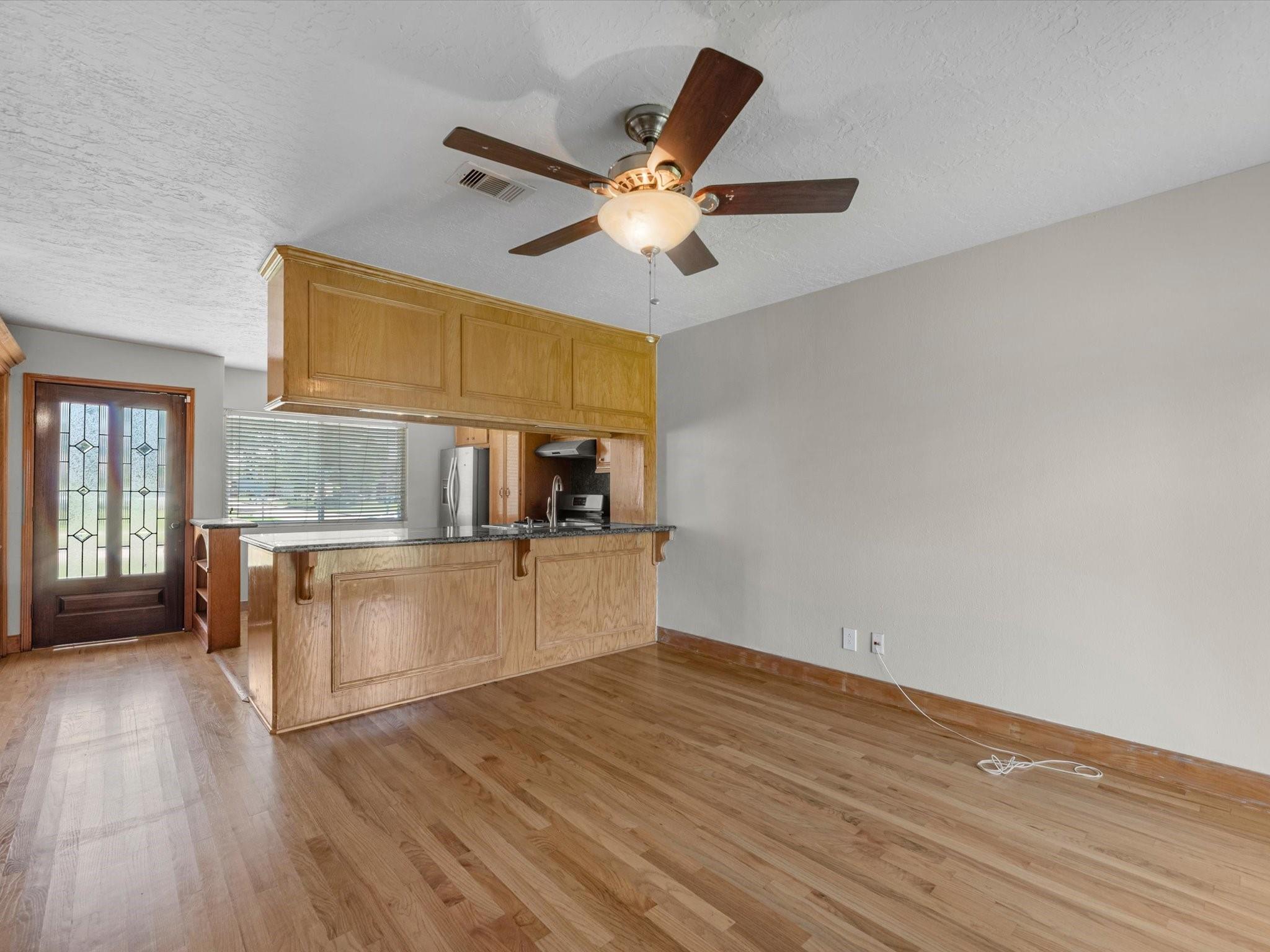 10319 Dunvegan Way