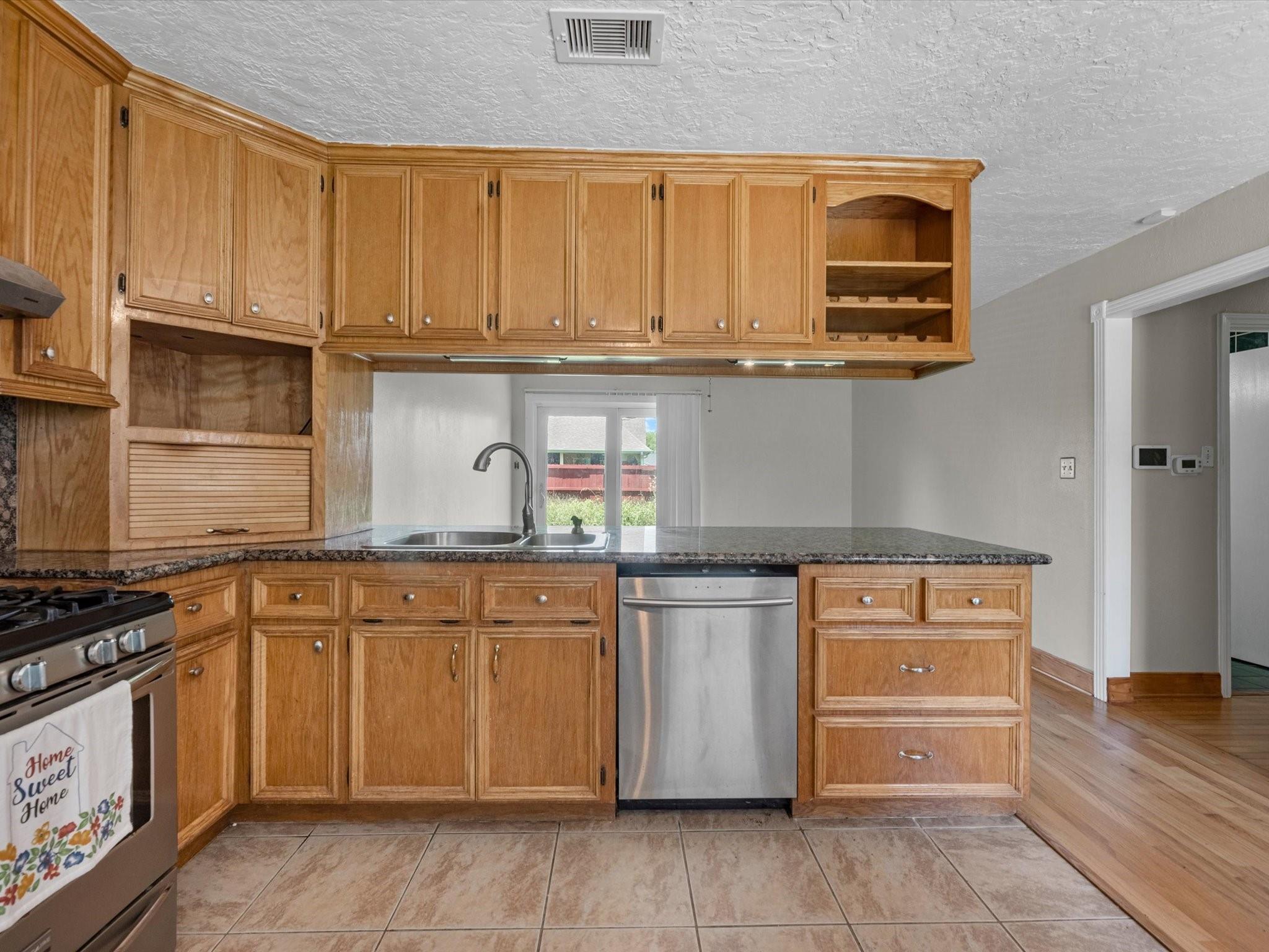 10319 Dunvegan Way