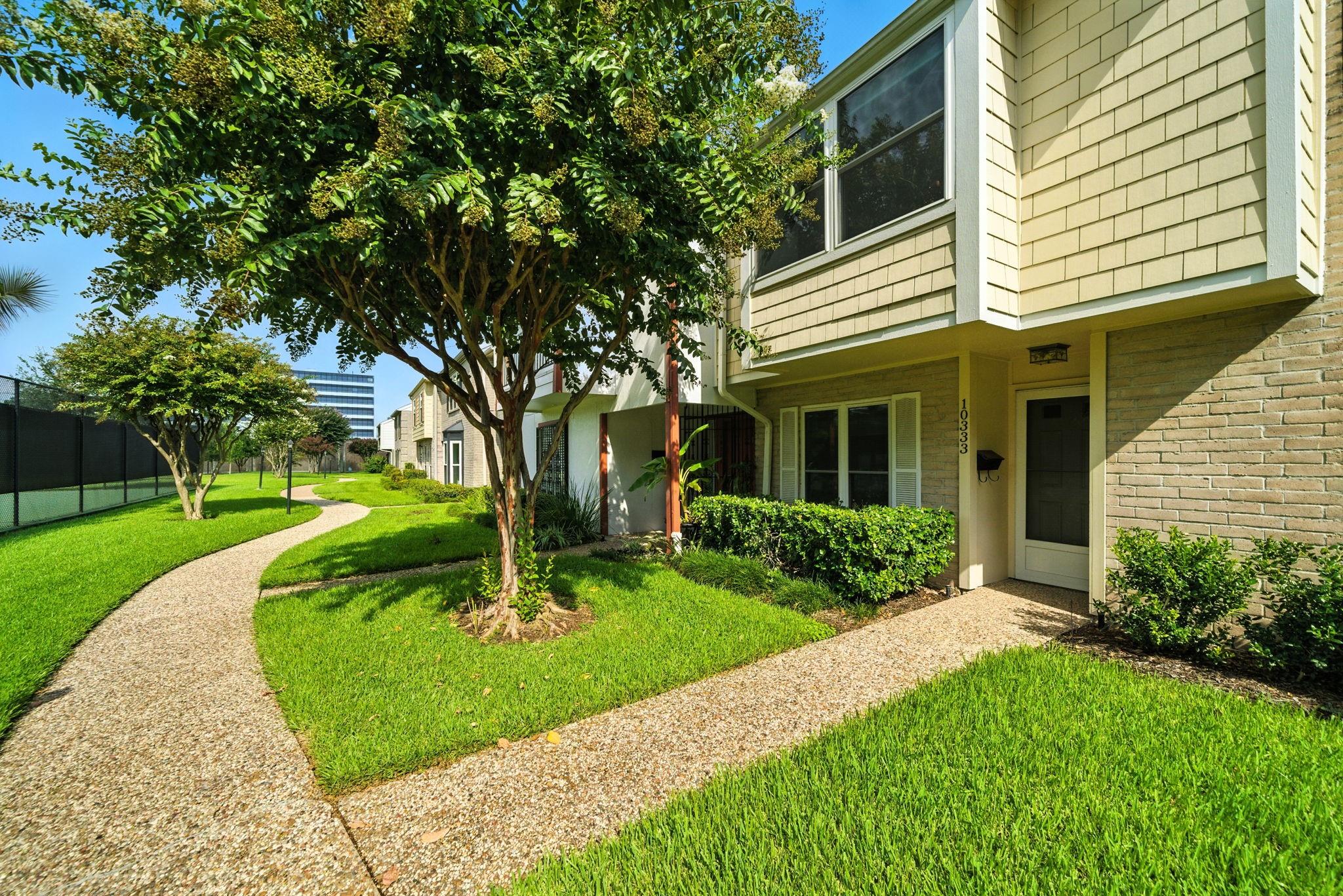 10333 Longmont Drive Unit: 35/3