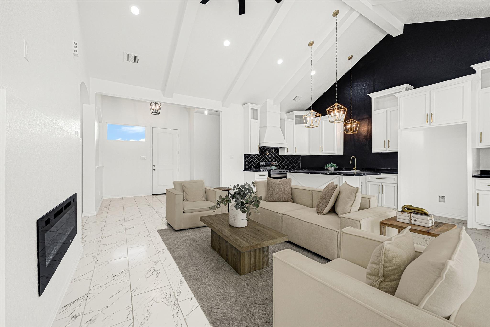 1128 Peter Pine Street