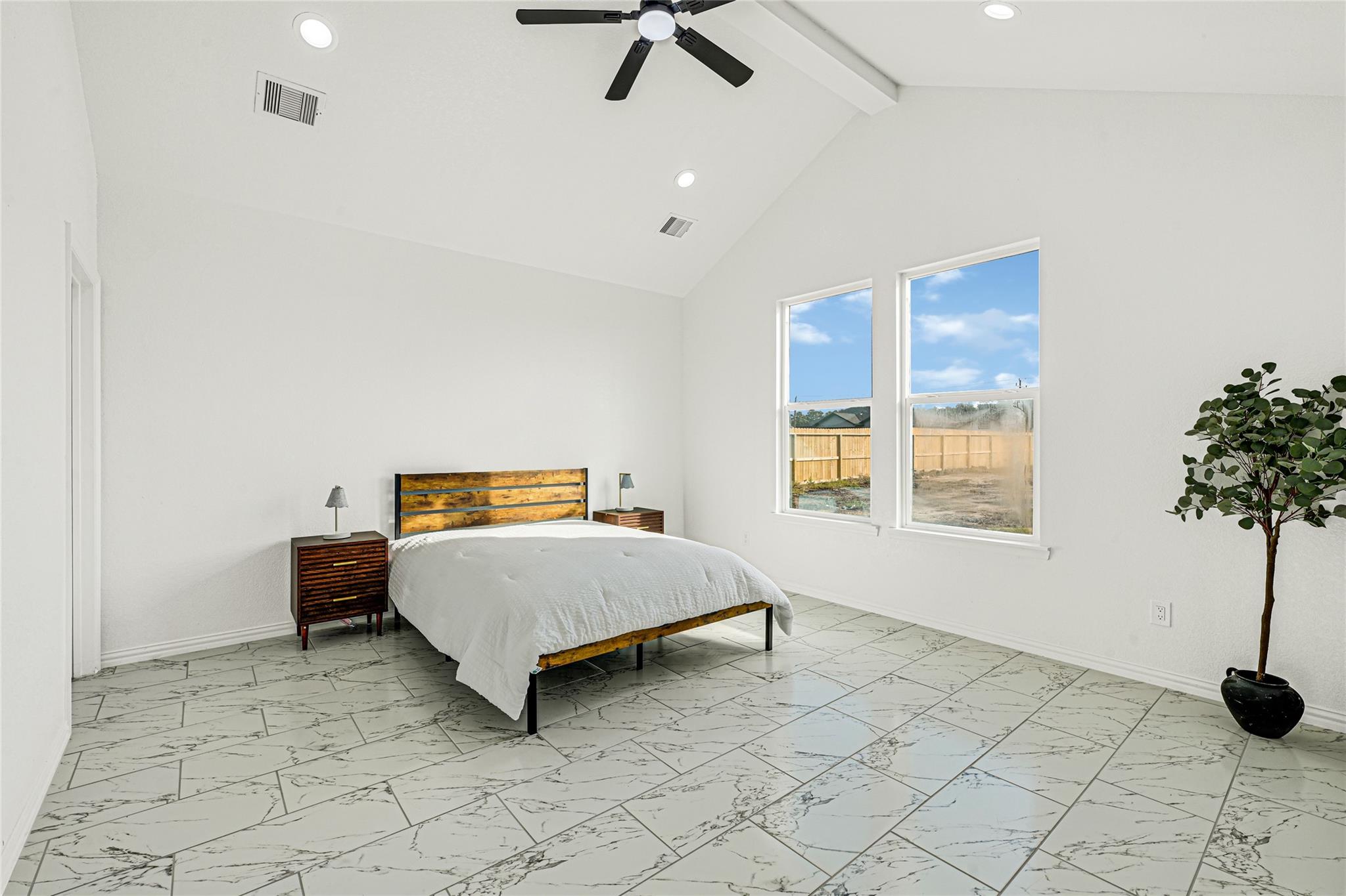 1128 Peter Pine Street