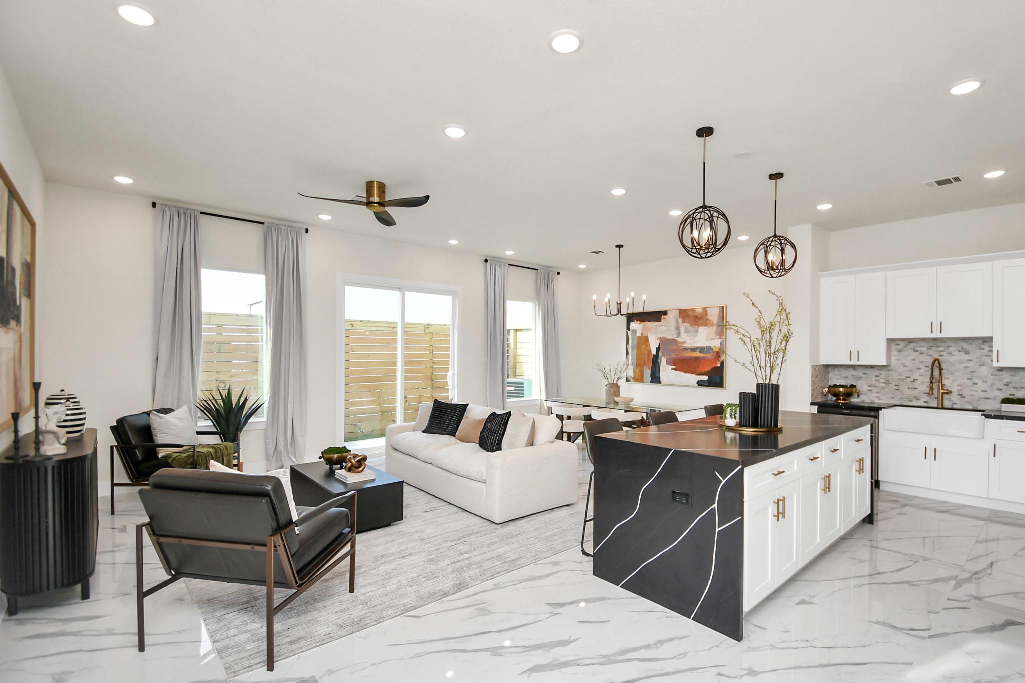 5906 Saint Augustine Street # B, Houston Unit: B