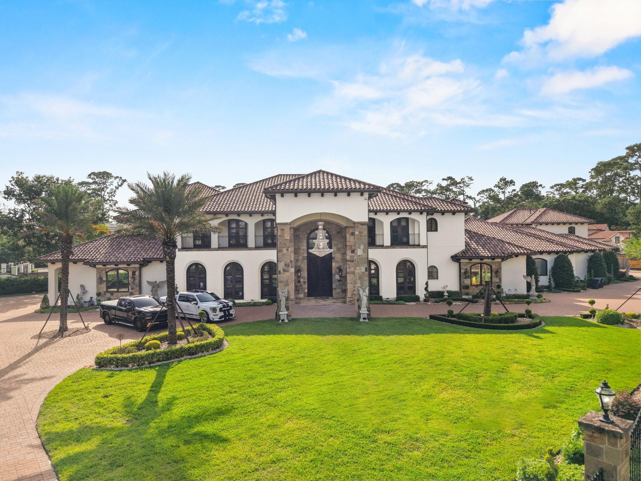 701 W Friar Tuck Lane