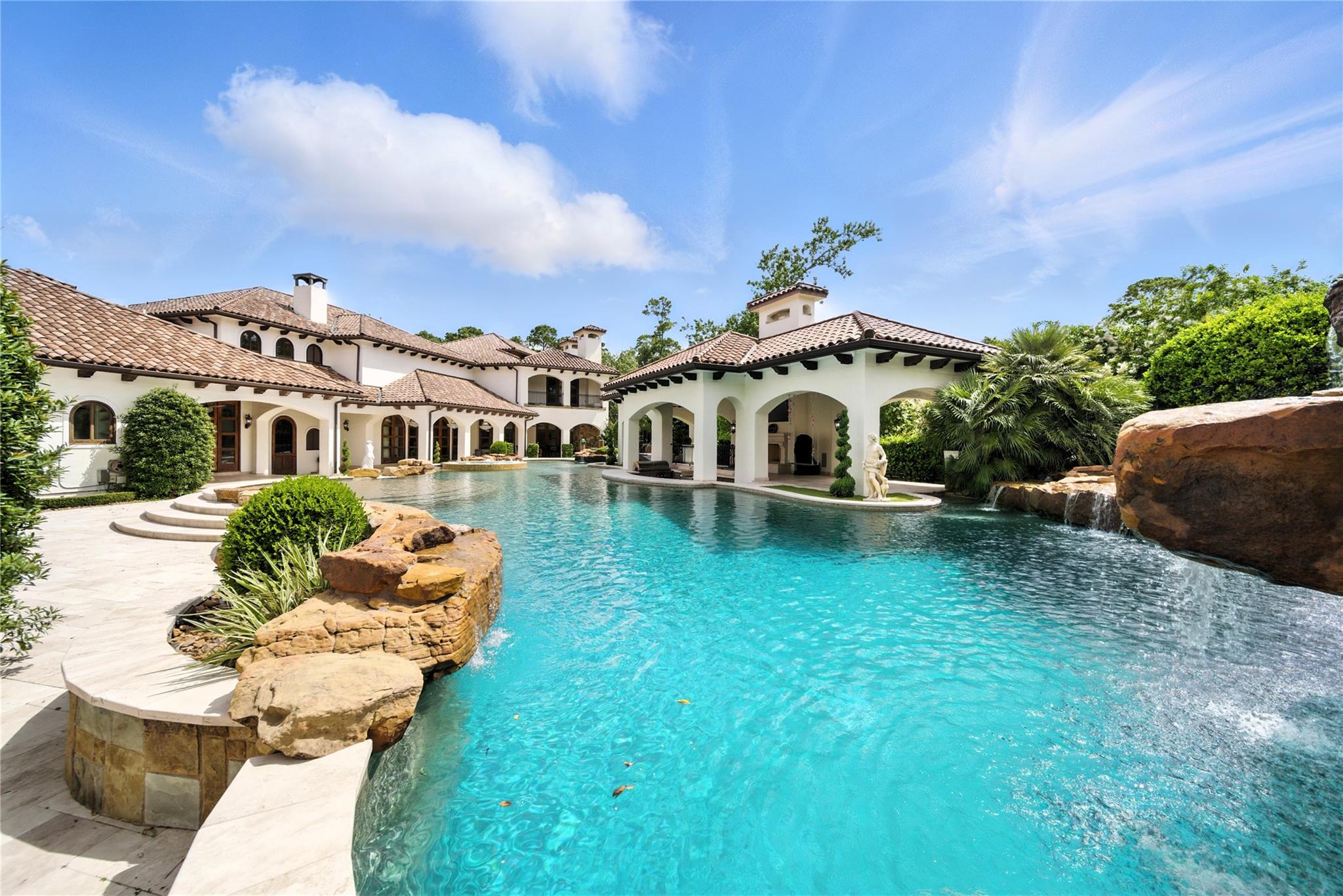 701 W Friar Tuck Lane