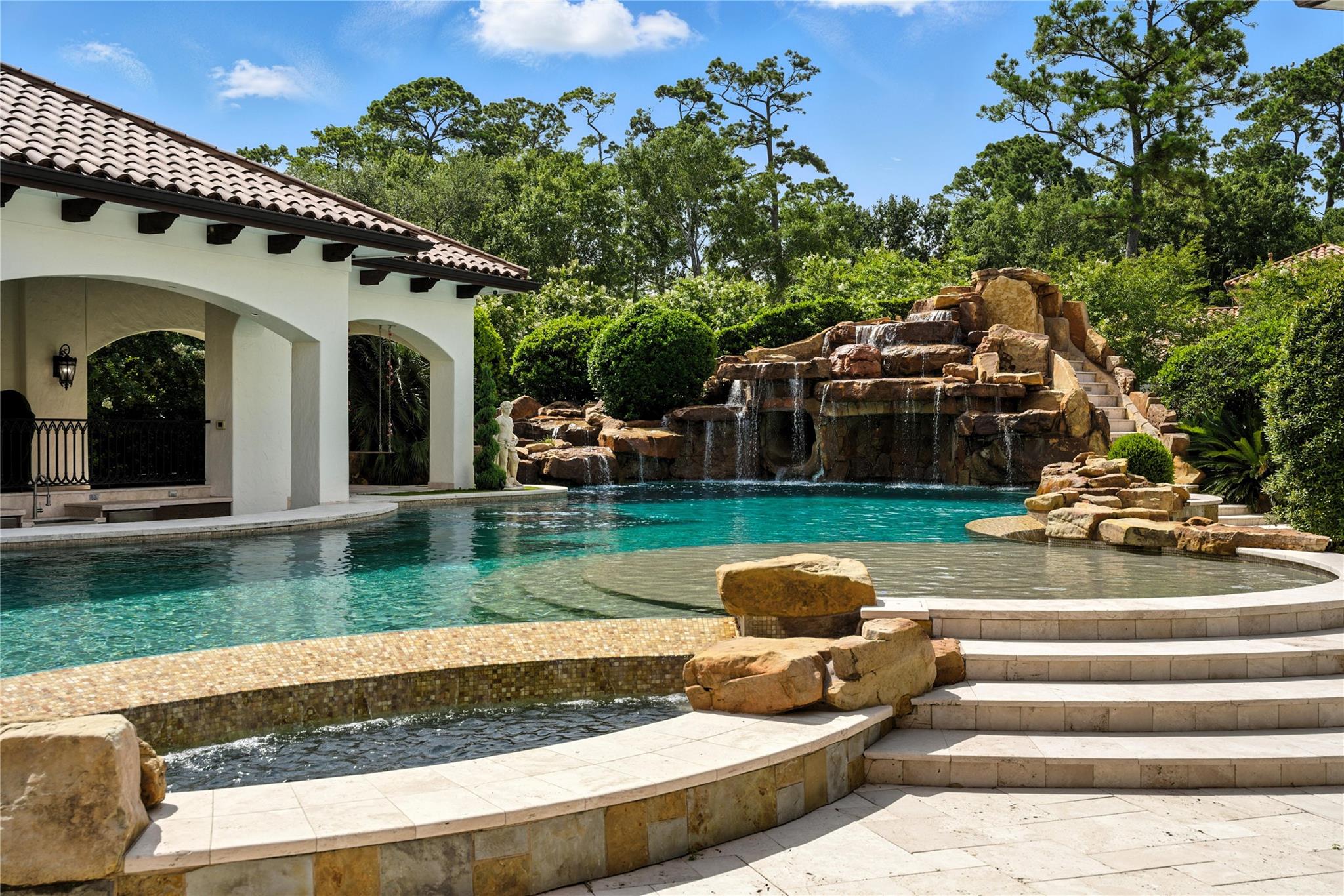 701 W Friar Tuck Lane