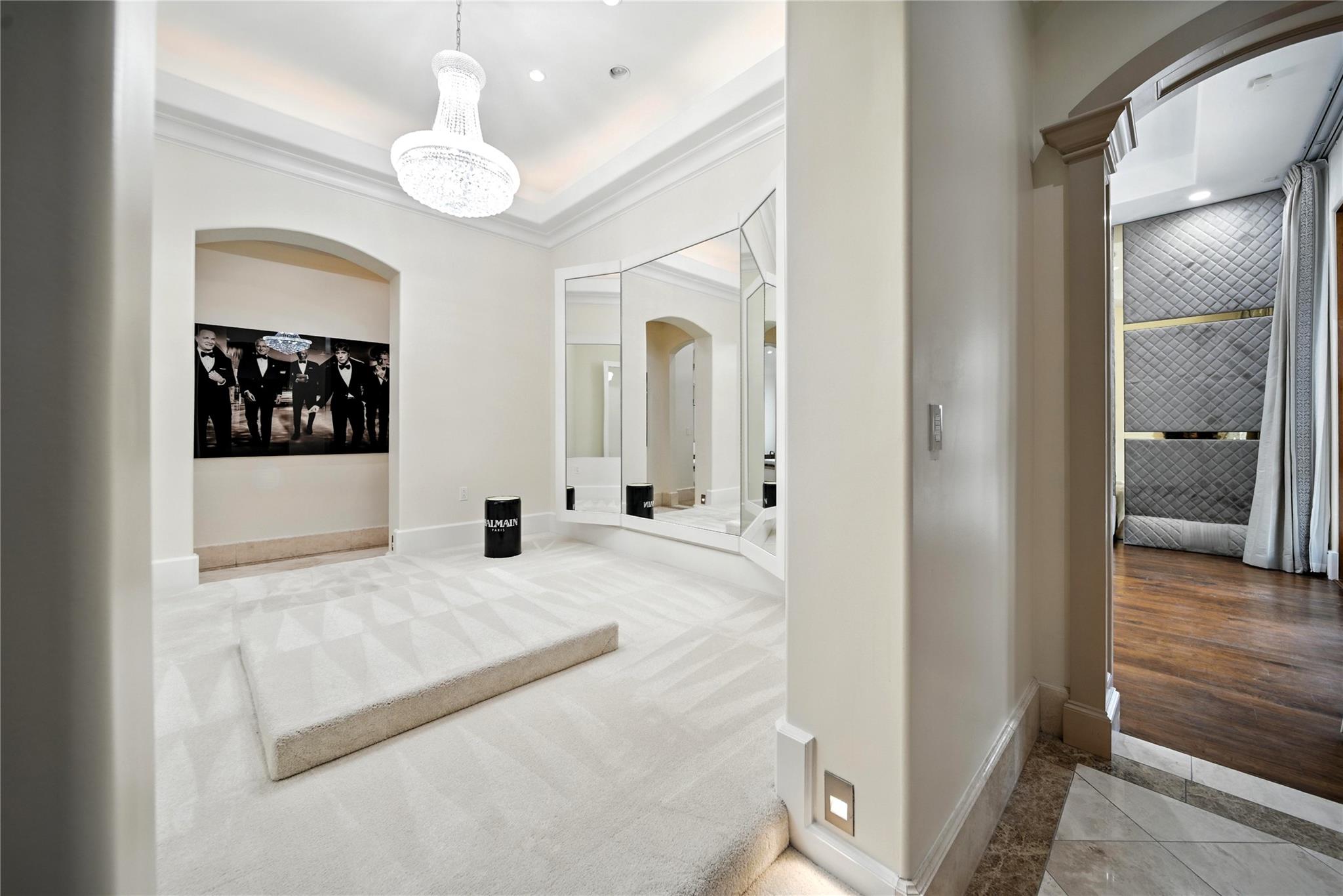 701 W Friar Tuck Lane