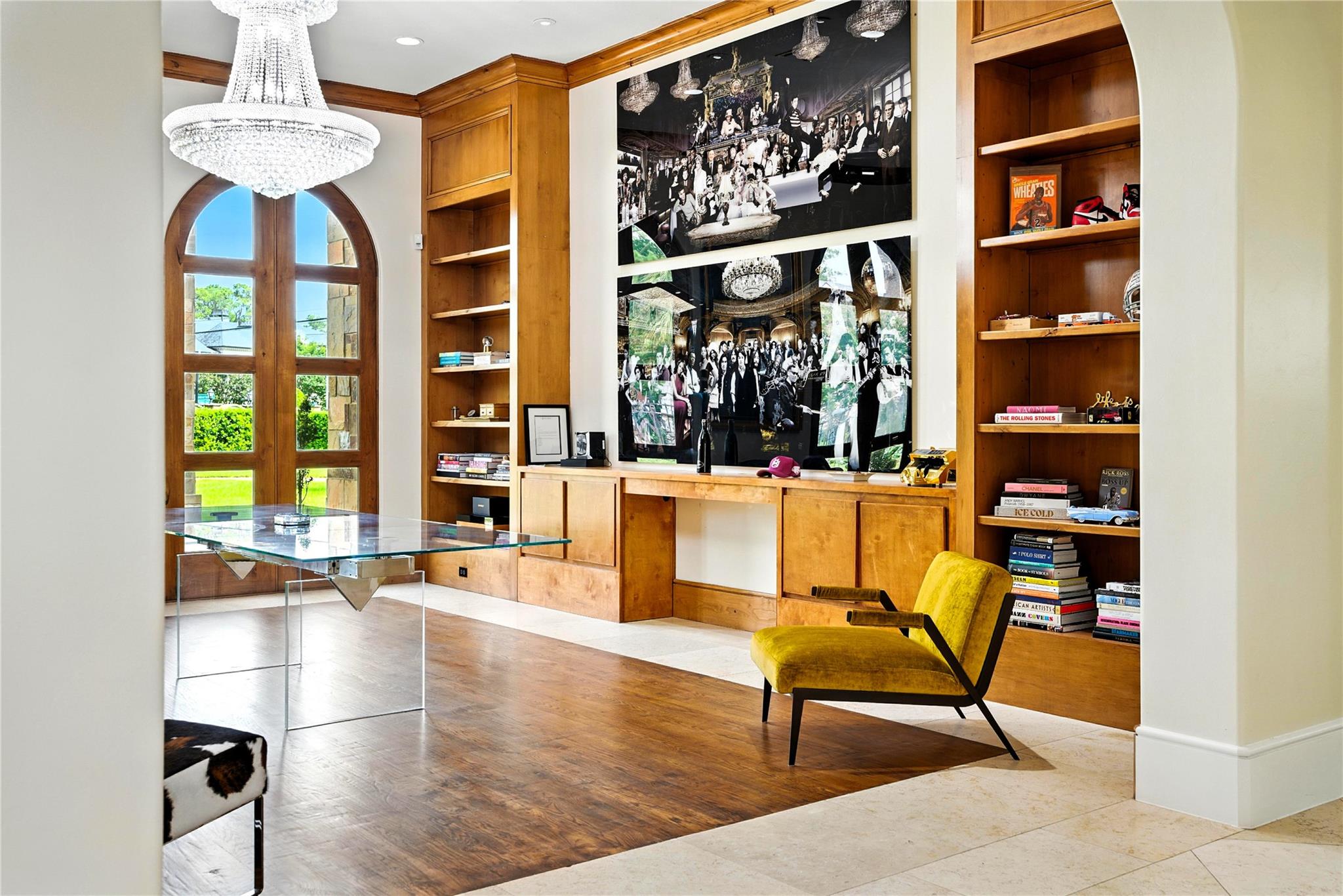 701 W Friar Tuck Lane