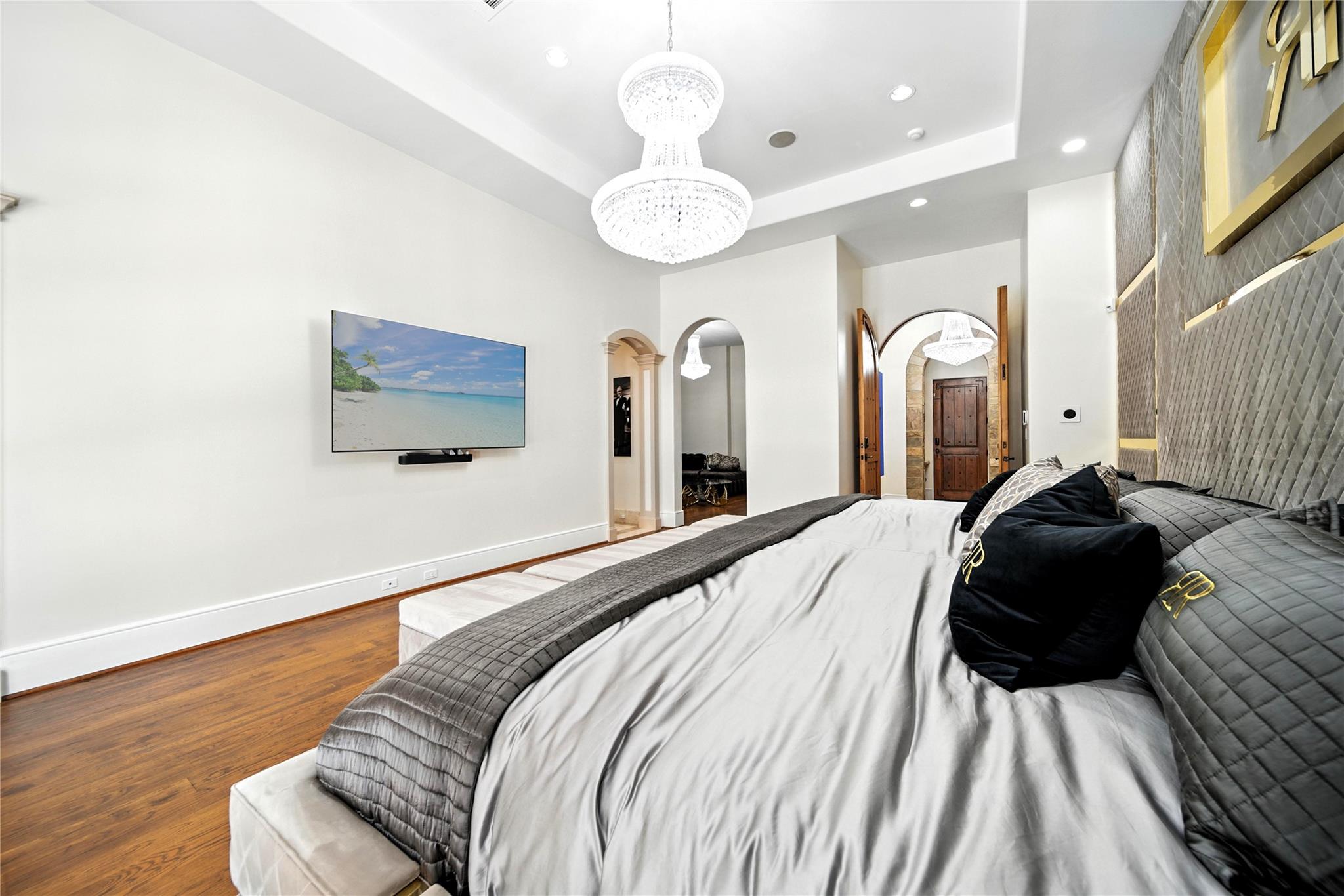 701 W Friar Tuck Lane