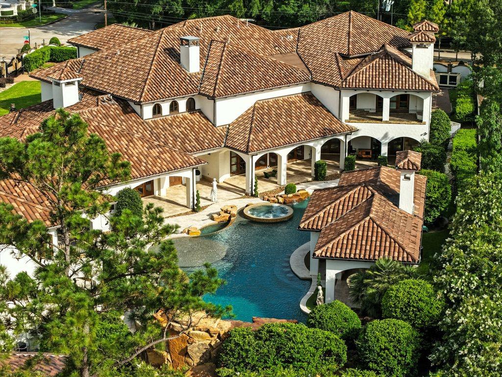 701 W Friar Tuck Lane