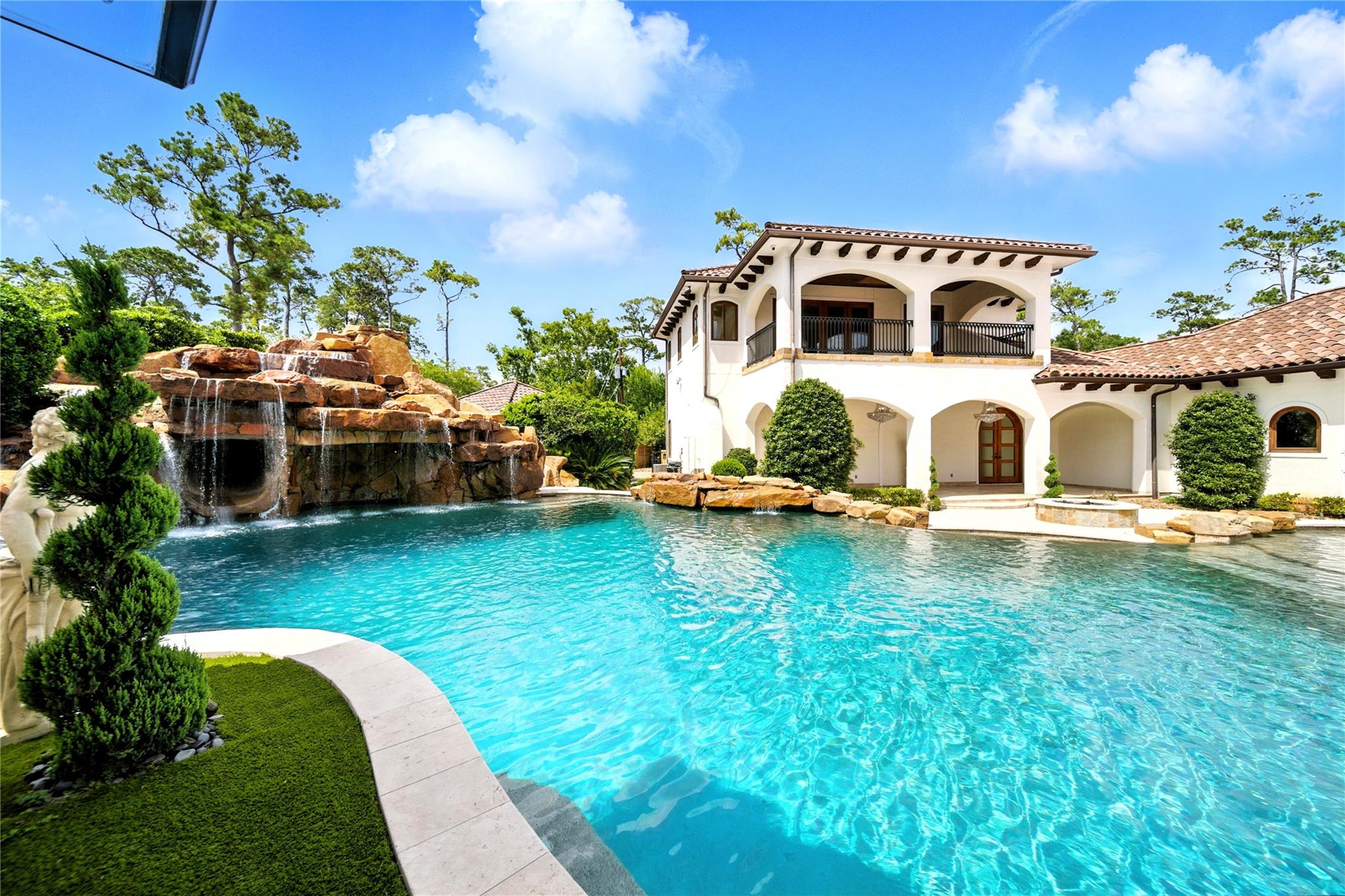 701 W Friar Tuck Lane