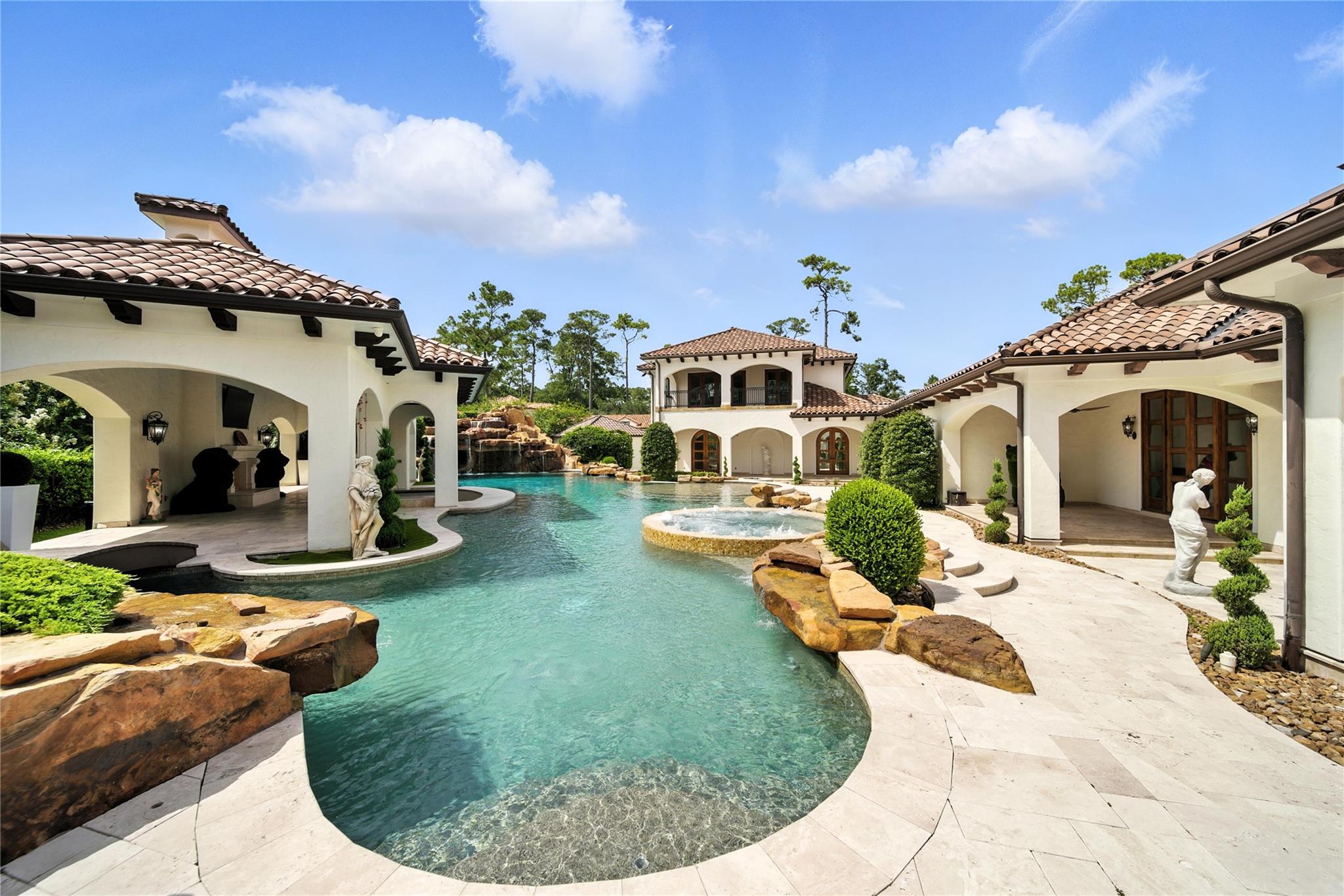 701 W Friar Tuck Lane