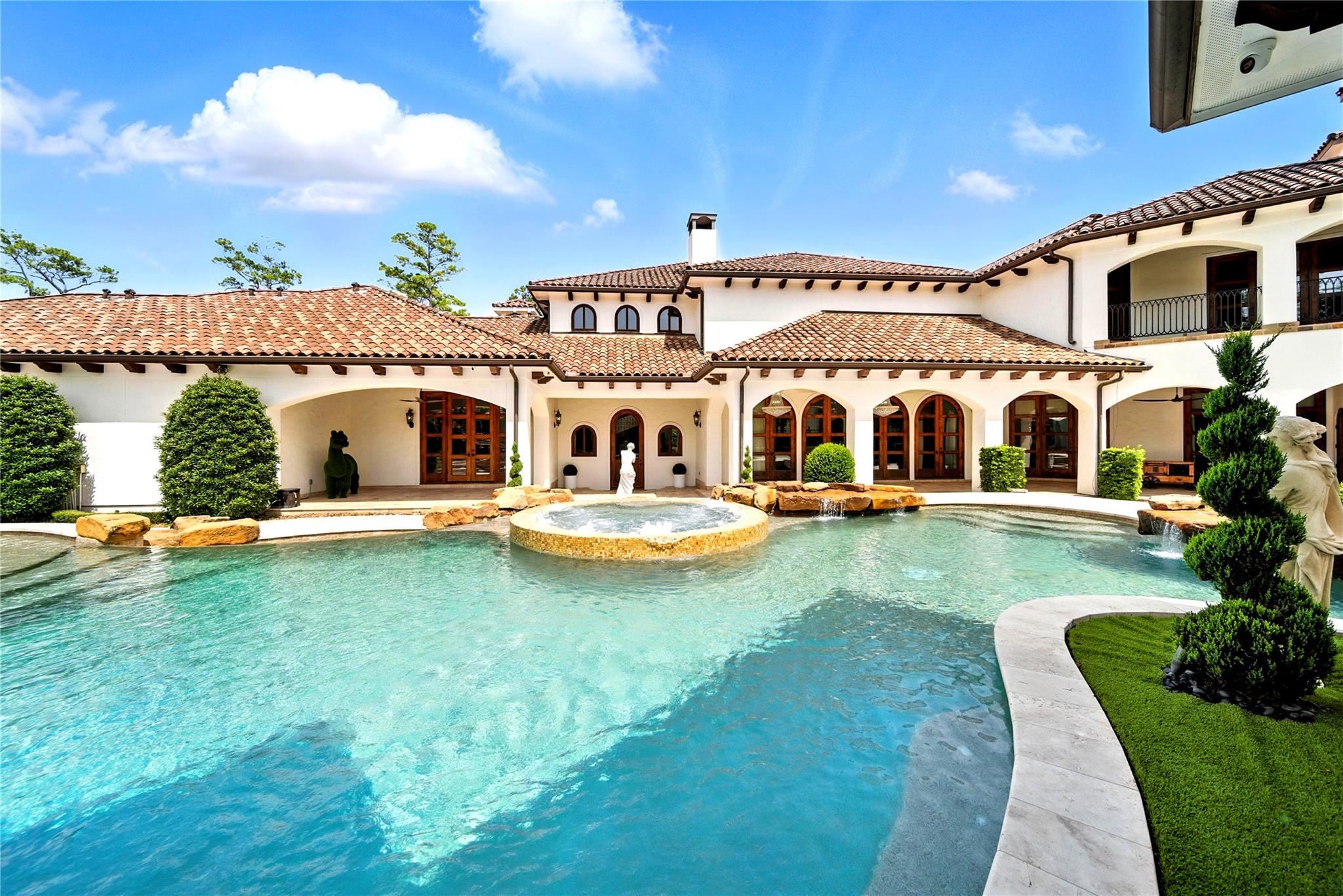 701 W Friar Tuck Lane