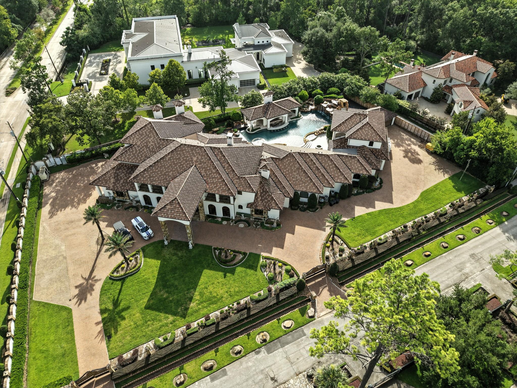 701 W Friar Tuck Lane