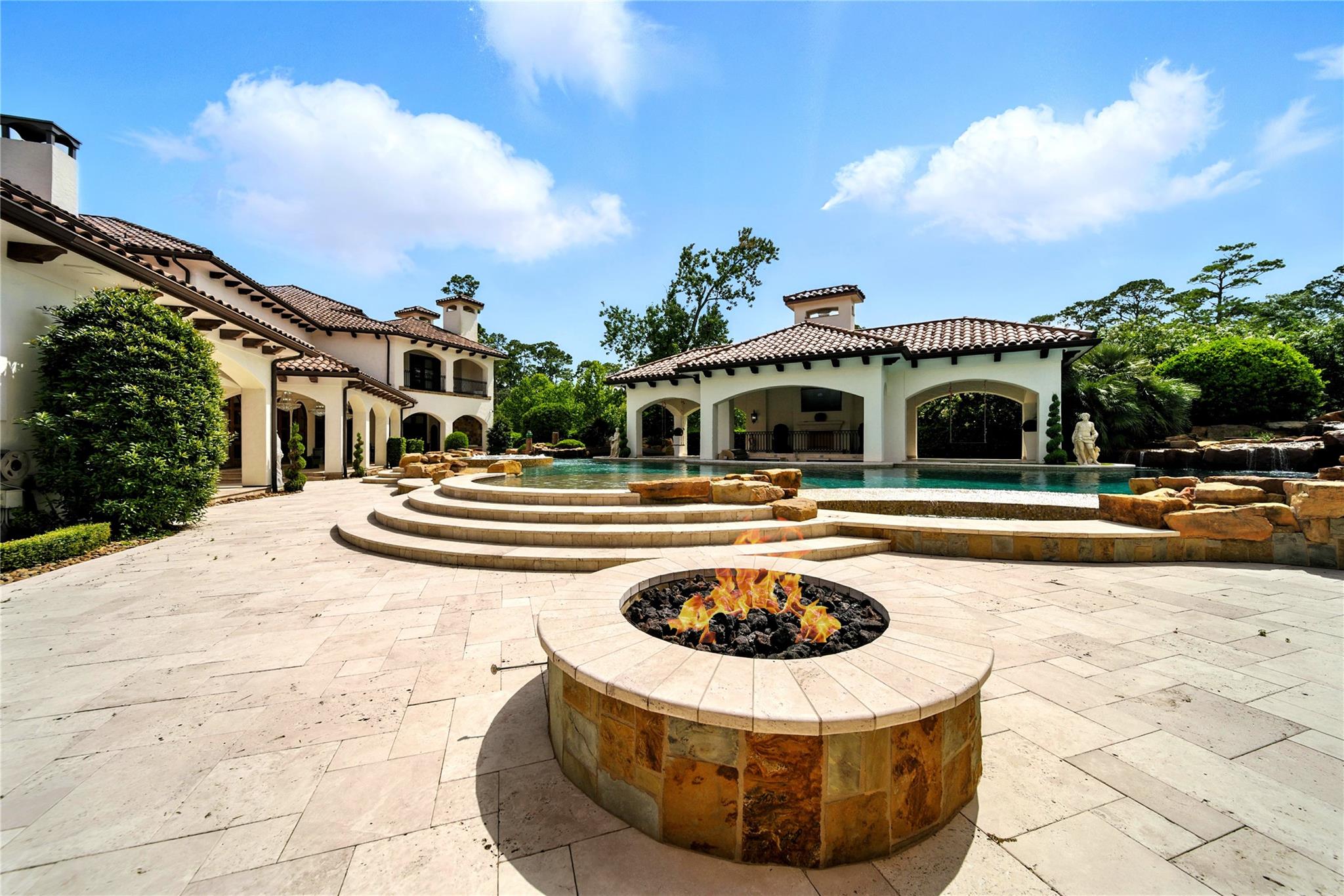 701 W Friar Tuck Lane