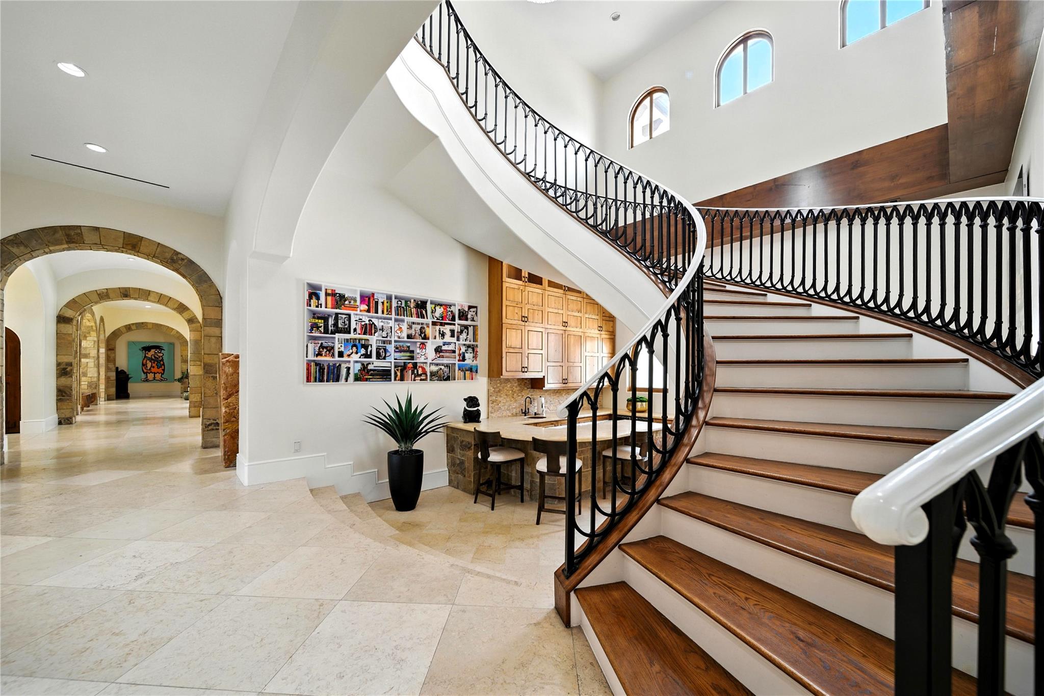 701 W Friar Tuck Lane