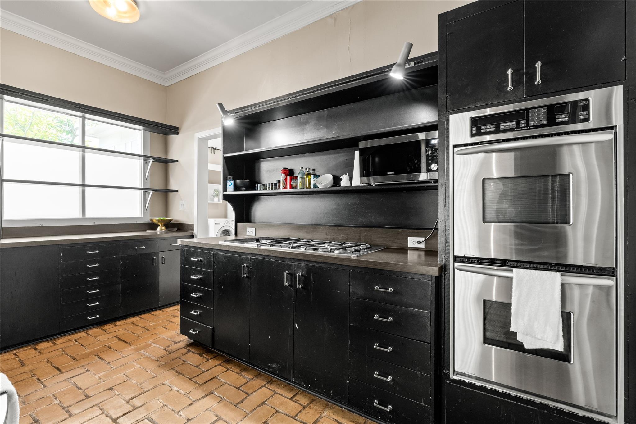 1202 Hawthorne Street