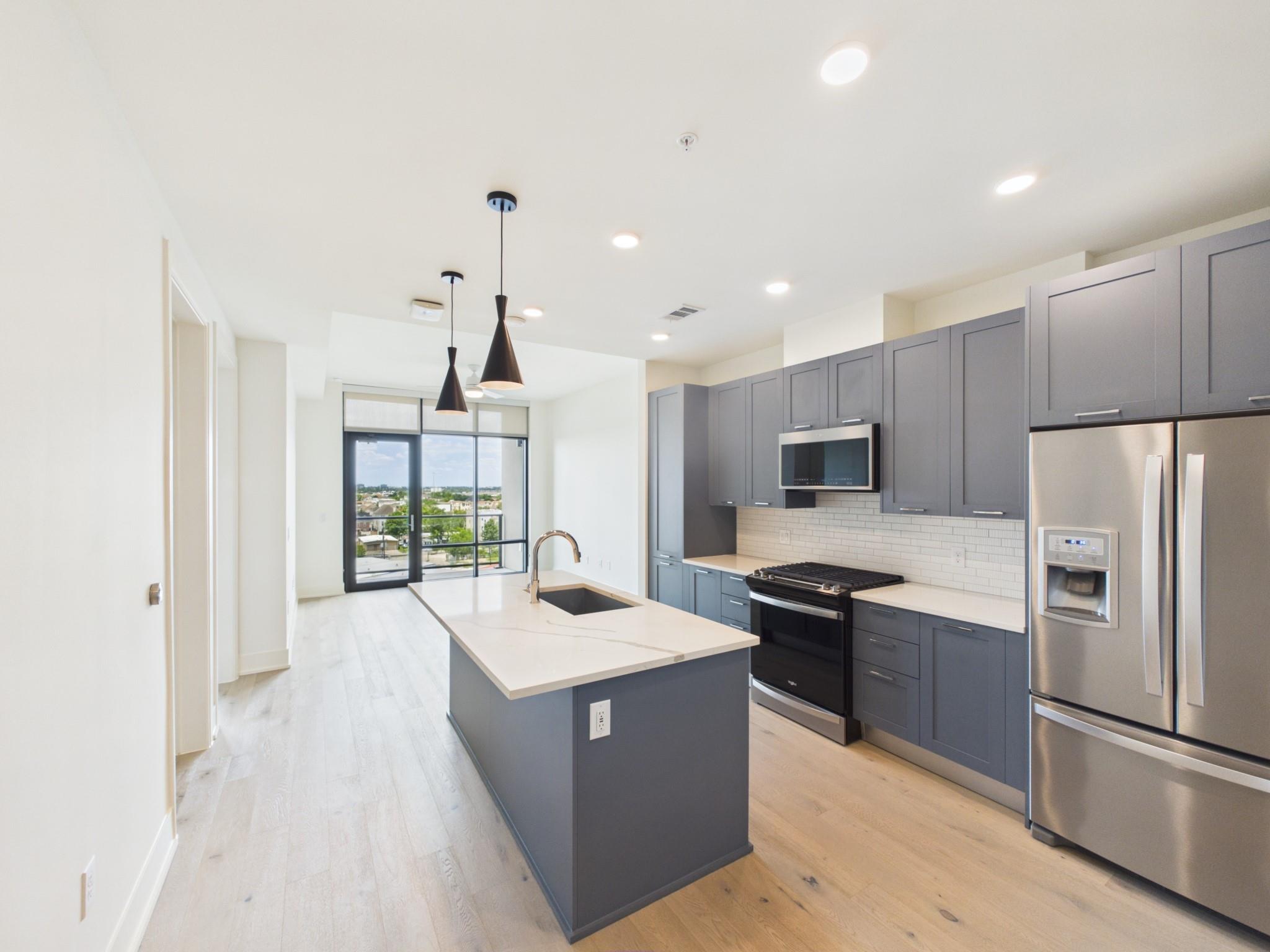 929 Westcott # 819