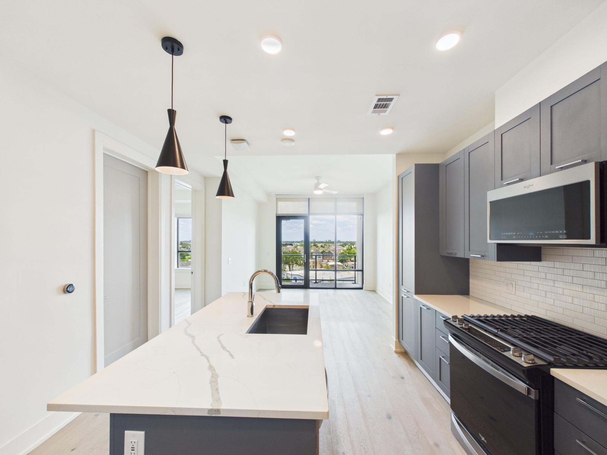 929 Westcott # 819