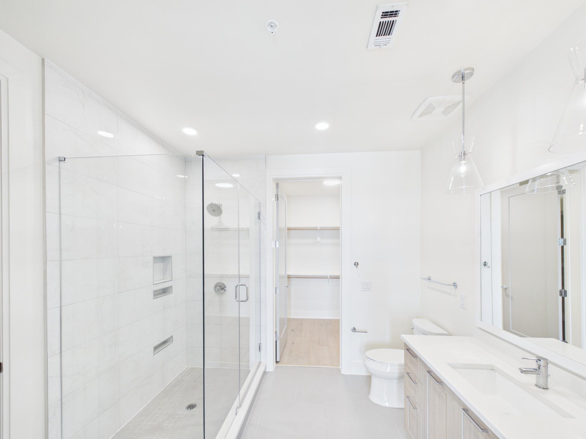 929 Westcott # 819