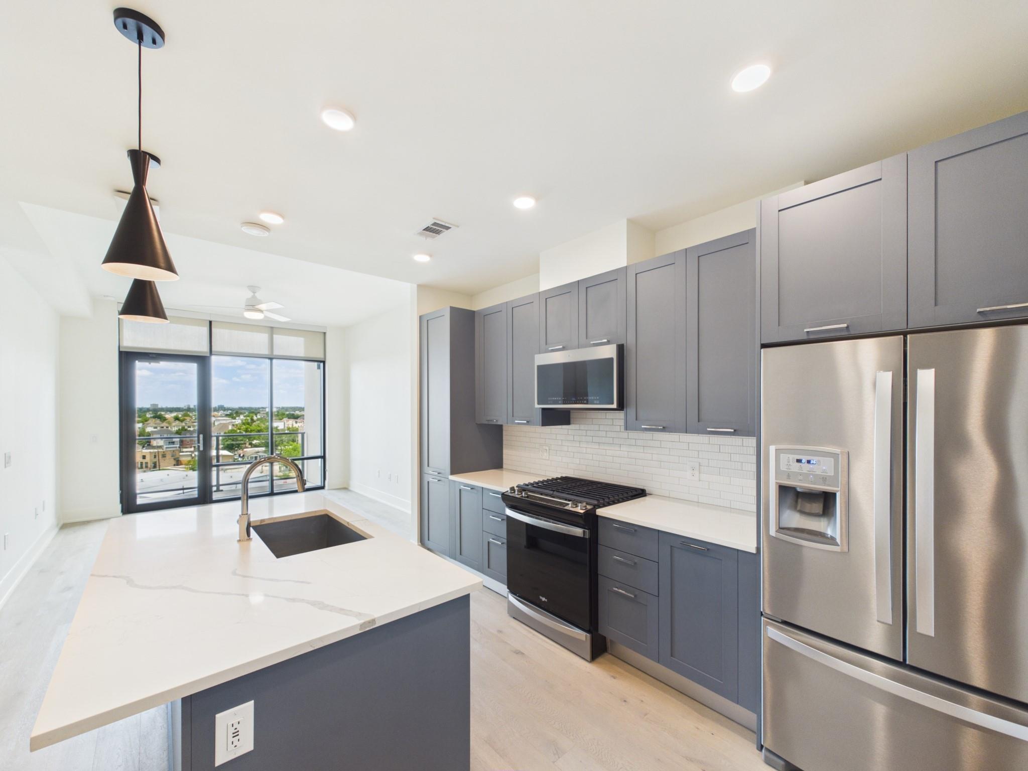 929 Westcott # 819