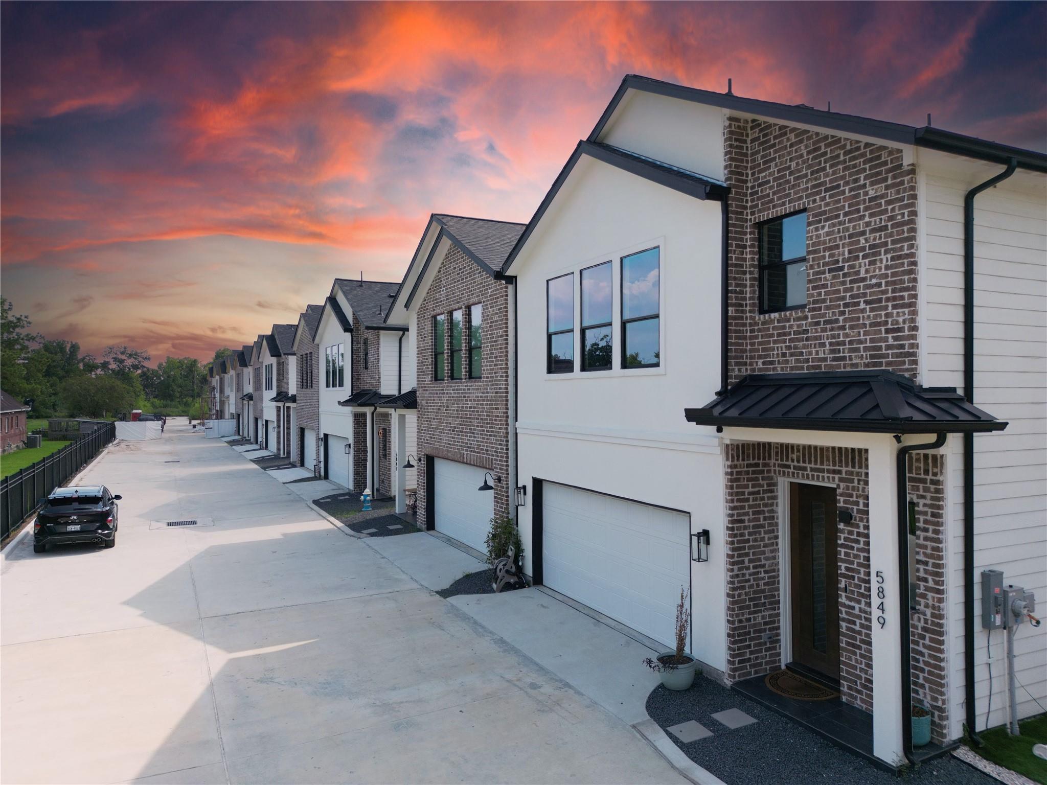 5811 Outer Banks Street