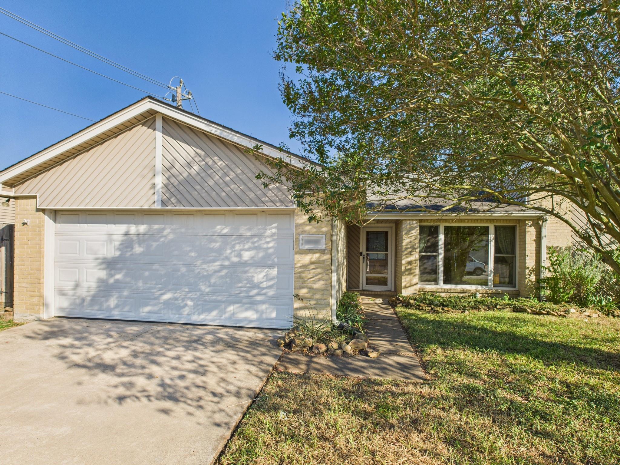 10107 Hollow Canyon Dr, Sugar Land