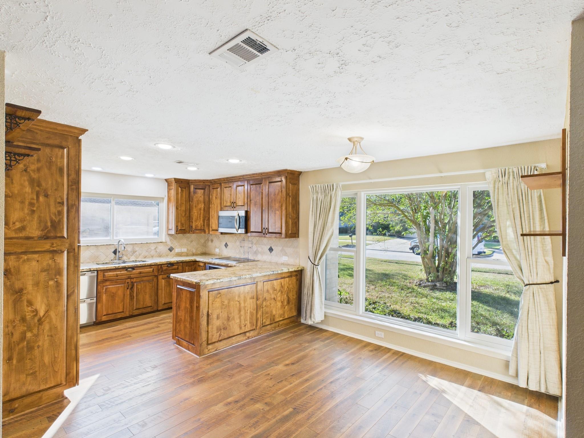 10107 Hollow Canyon Dr, Sugar Land