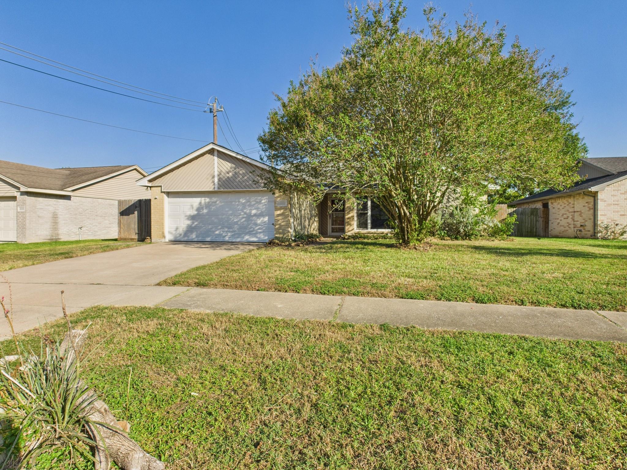 10107 Hollow Canyon Dr, Sugar Land