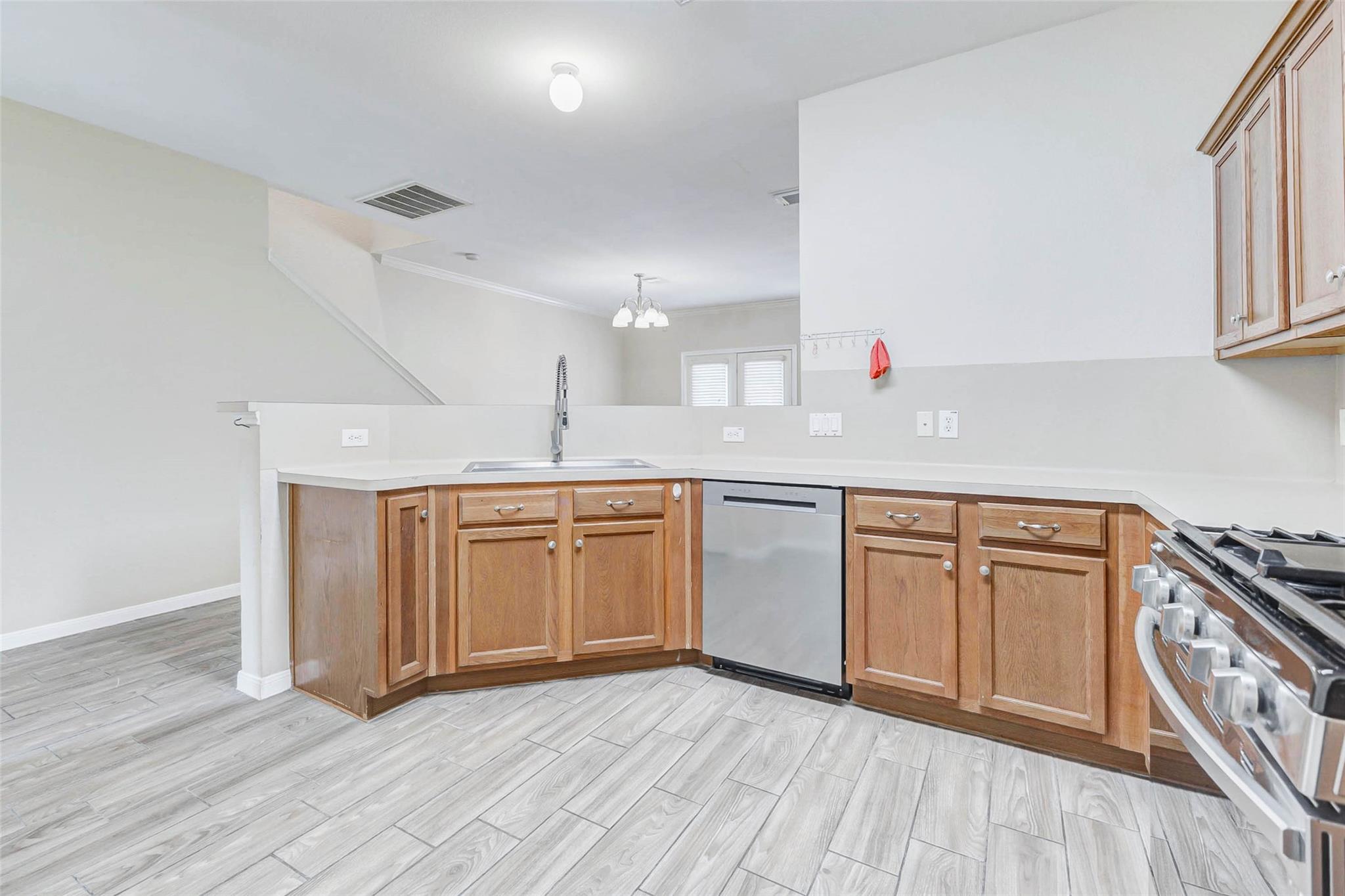 8006 Montague Manor Lane