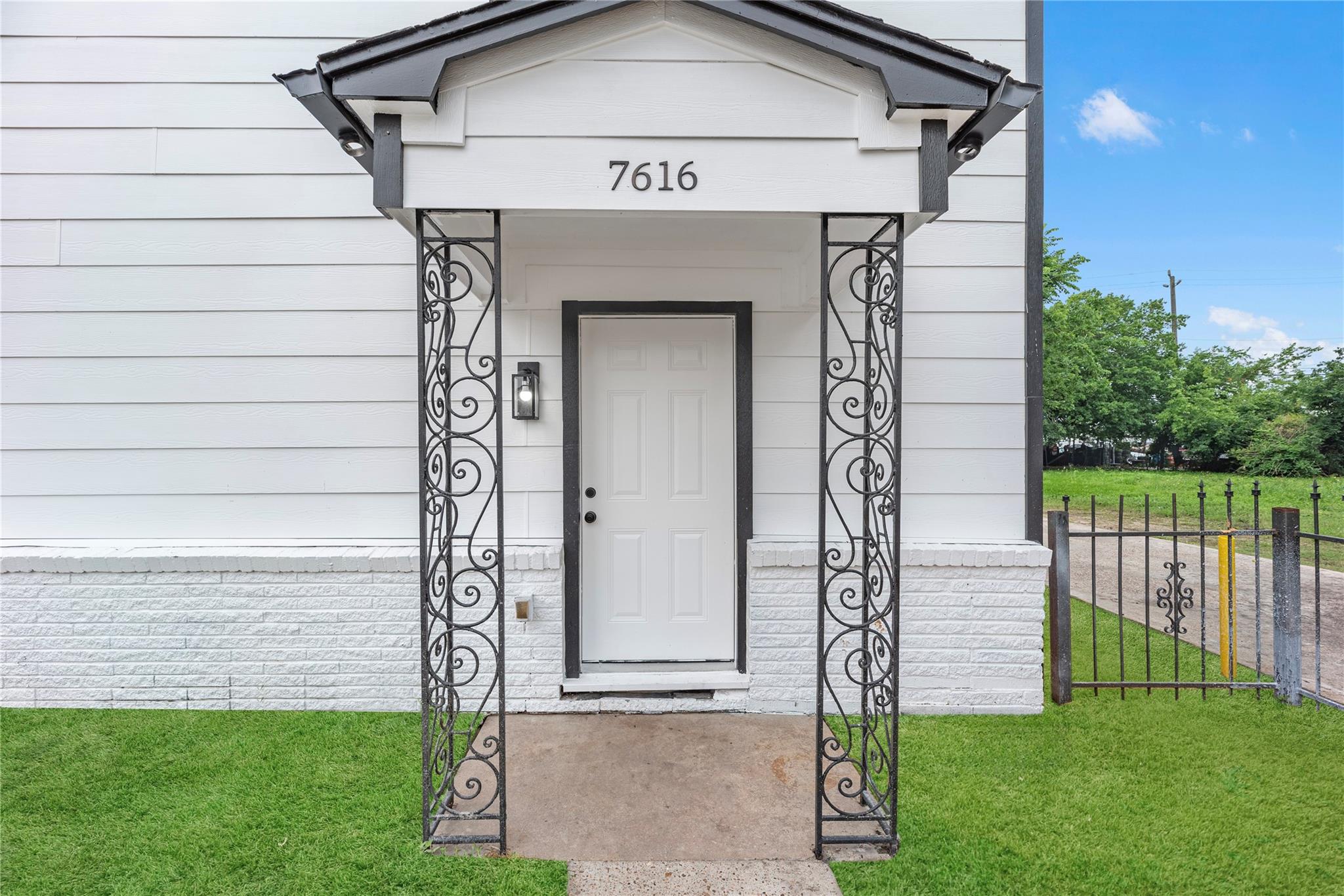 7616 Grahamcrest Dr Drive