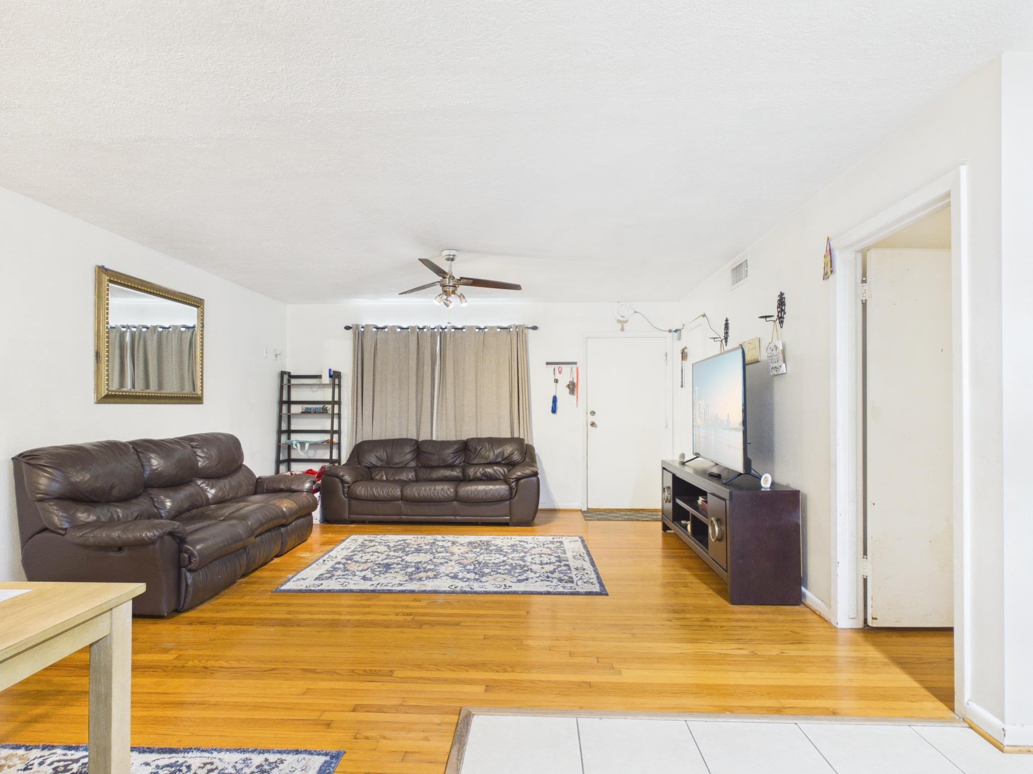 113 W Riverwood Drive