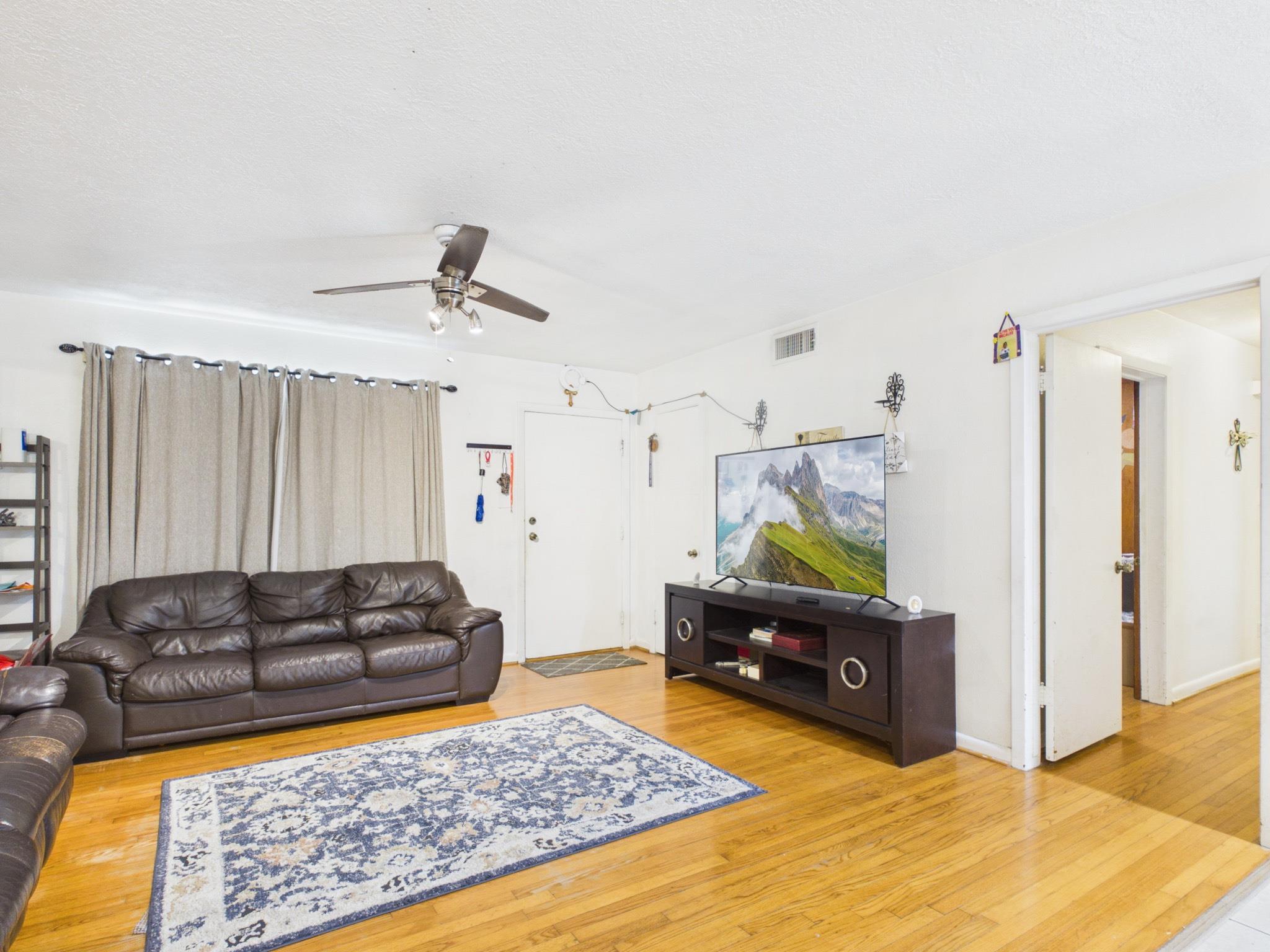 113 W Riverwood Drive