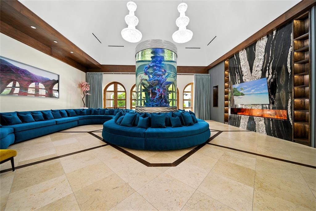 701 W Friar Tuck Lane