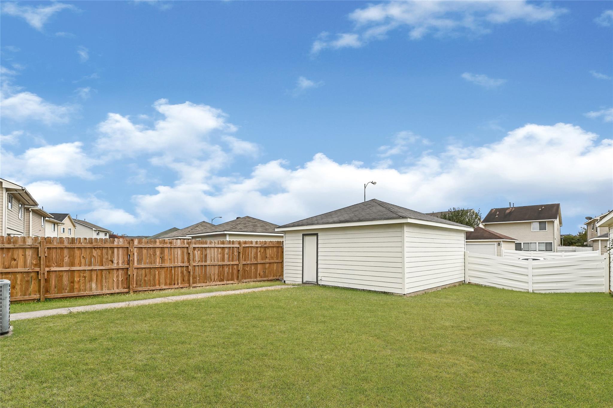 1023 Grassy View Drive, Houston