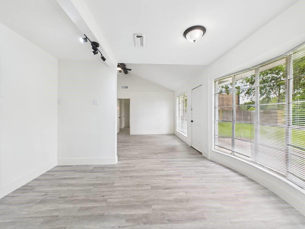 5814 Fontenelle Drive