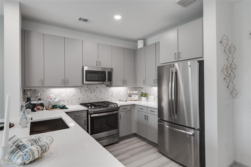 3636 W Dallas Street # 427