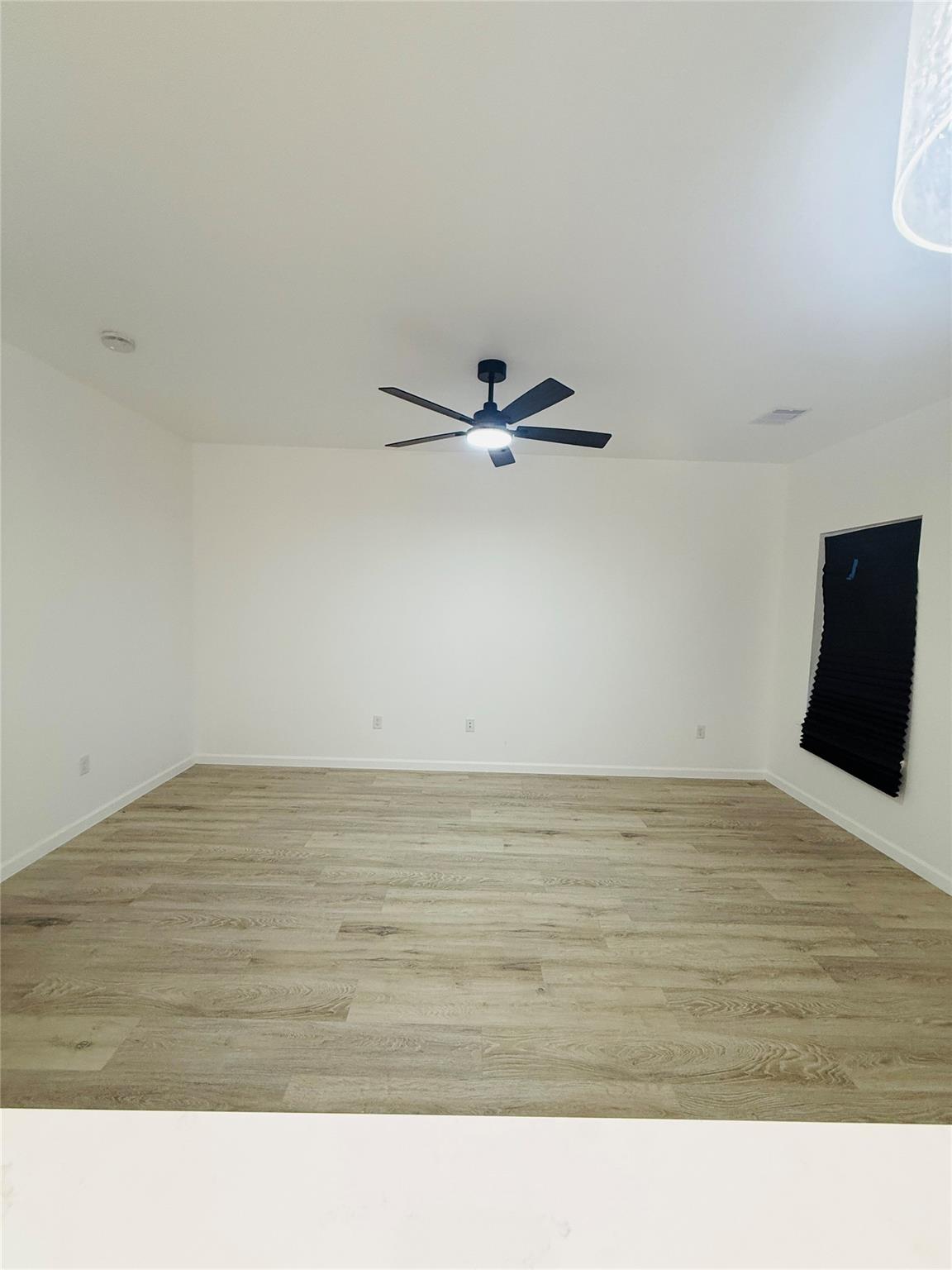 5214 5214 Rue St # B Unit: A B