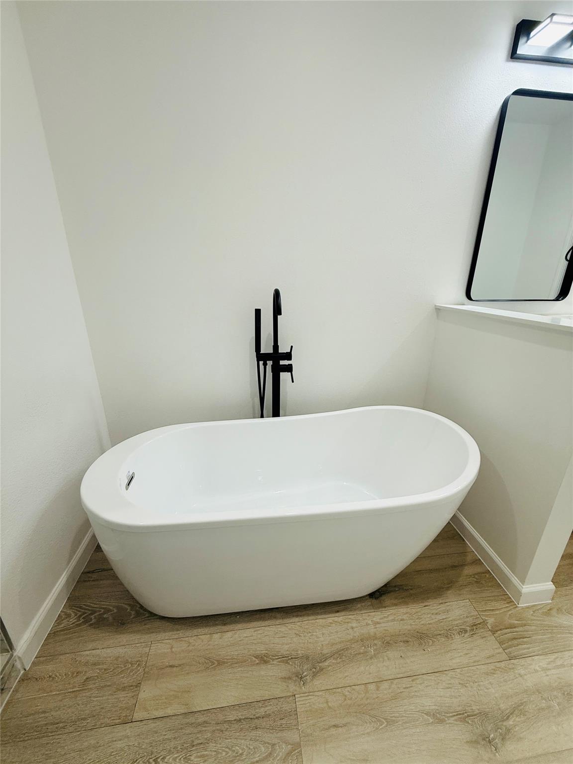 5214 5214 Rue St # B Unit: A B