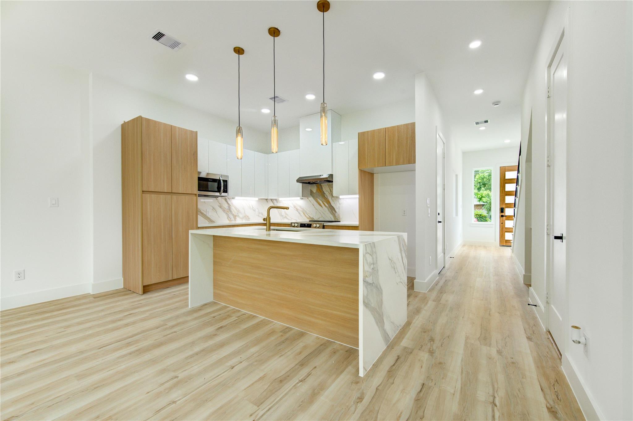 7827 Brandon Street Unit: A/B