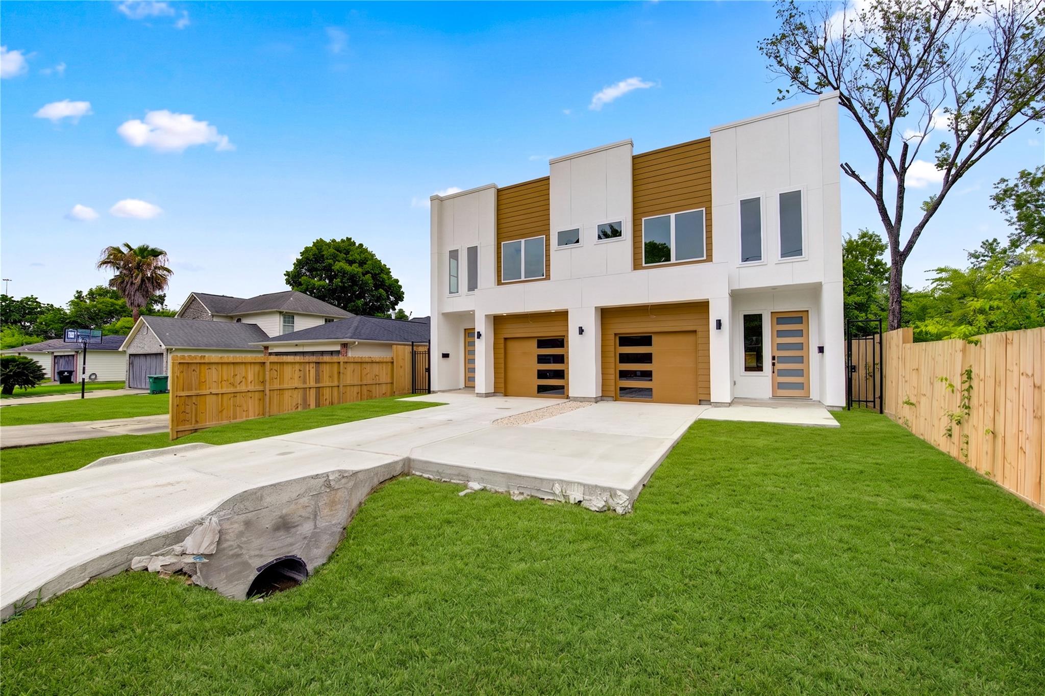 7827 Brandon Street Unit: A/B