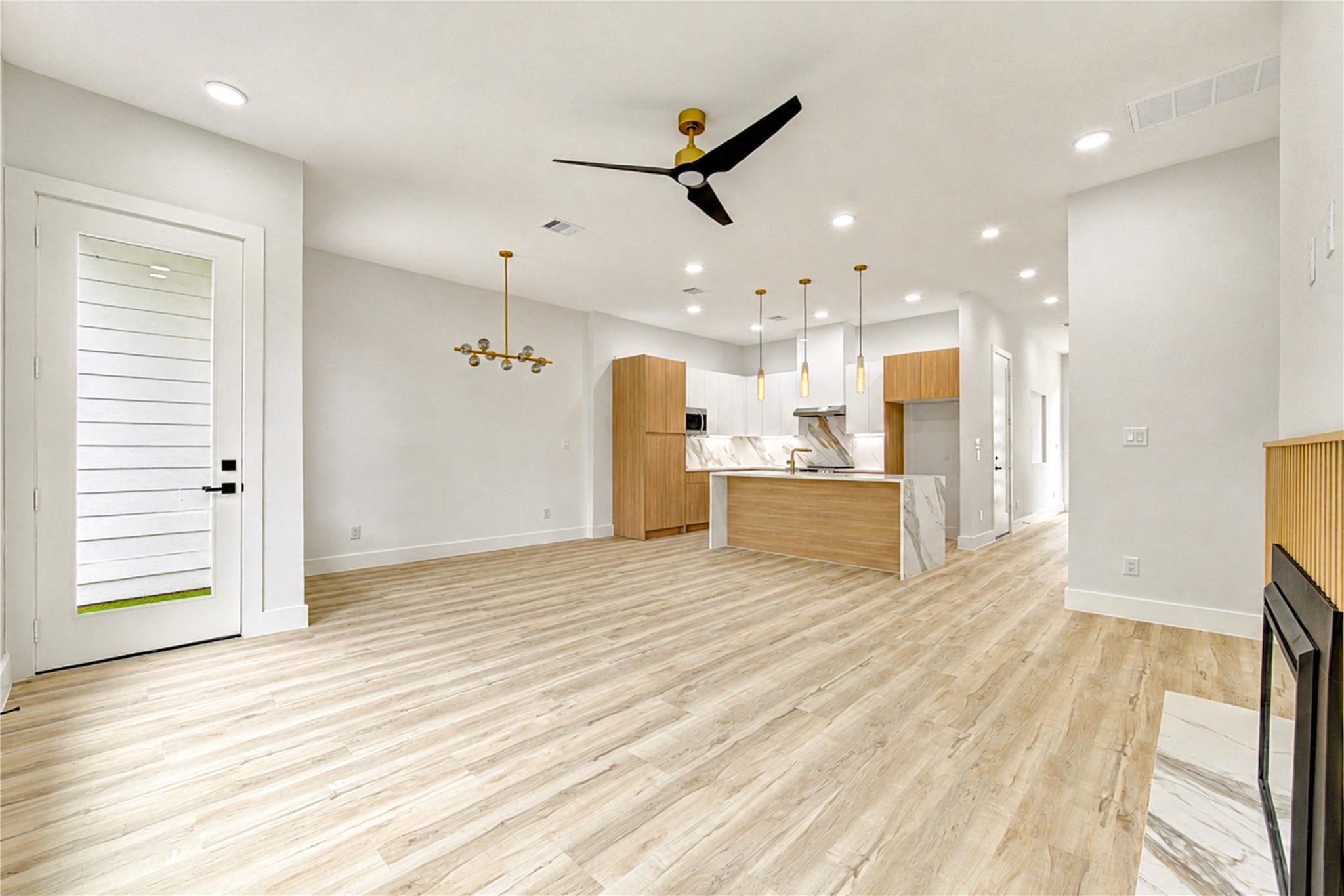 7827 Brandon Street Unit: A/B
