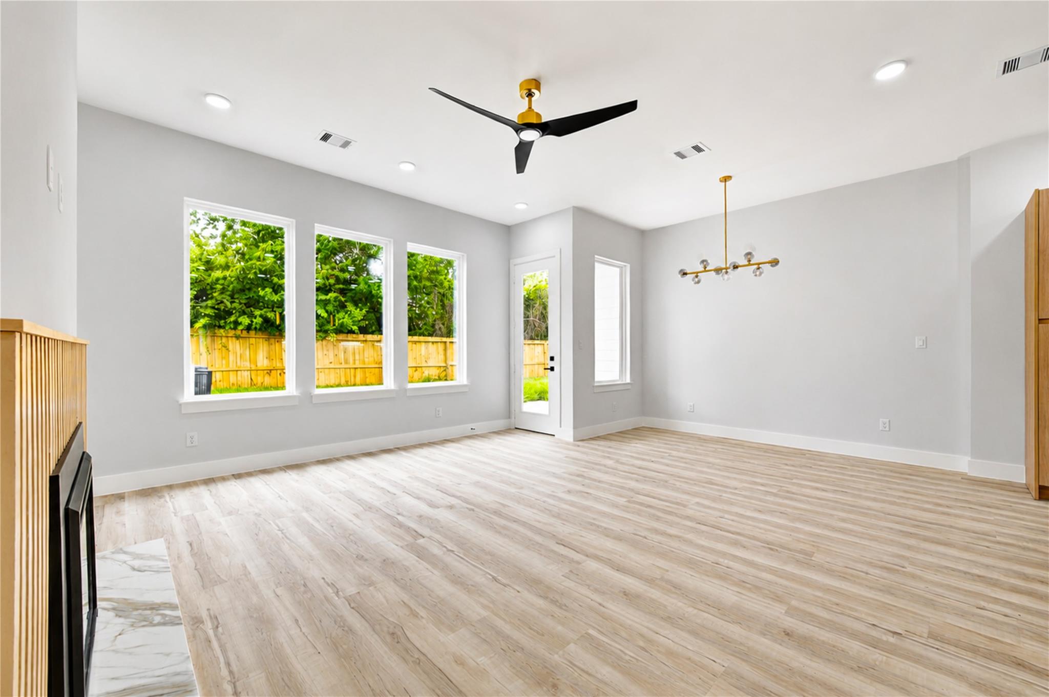 7827 Brandon Street Unit: A/B
